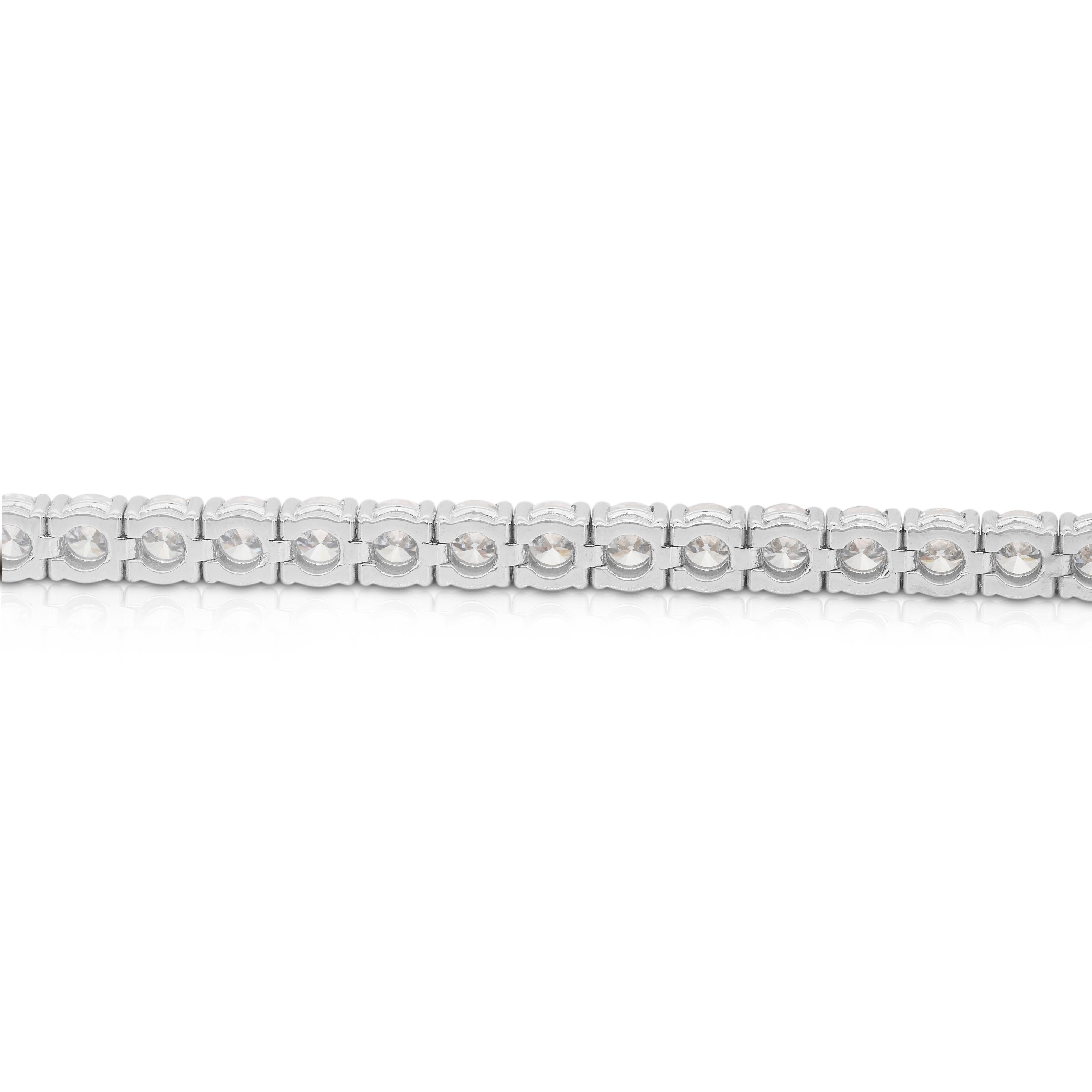 Luminous 9.18ct Diamonds Tennis Bracelet in 18k White Gold - IGI Certified en venta 3