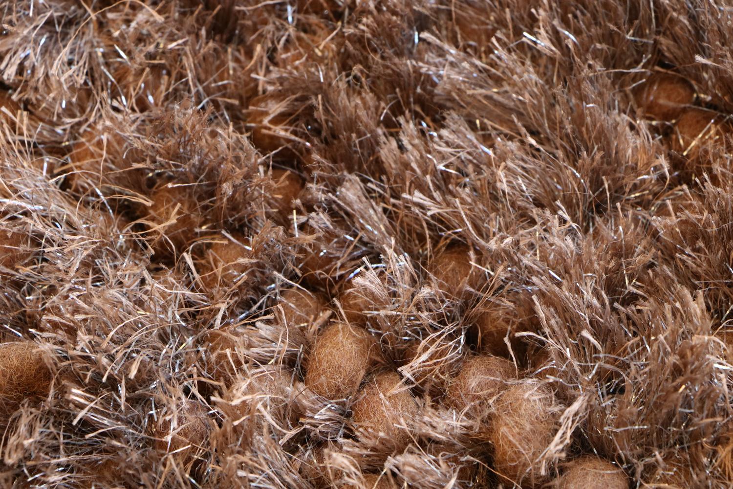 Nature Inspired Luminous Spring Brown Teppich von Deanna Comellini Auf Lager 170x240cm (21. Jahrhundert und zeitgenössisch) im Angebot