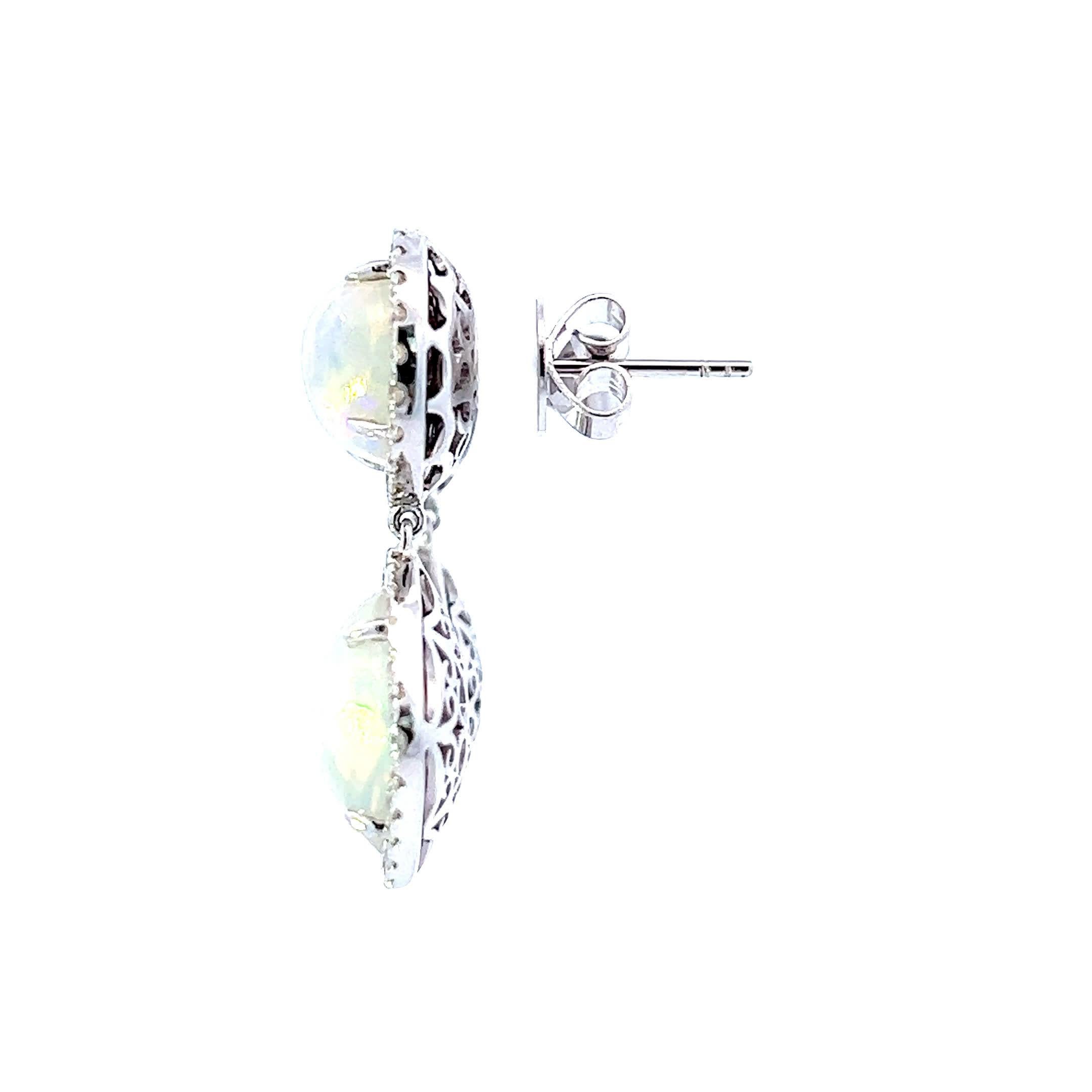 Donna Gemme luminose: opalite e diamante in vendita