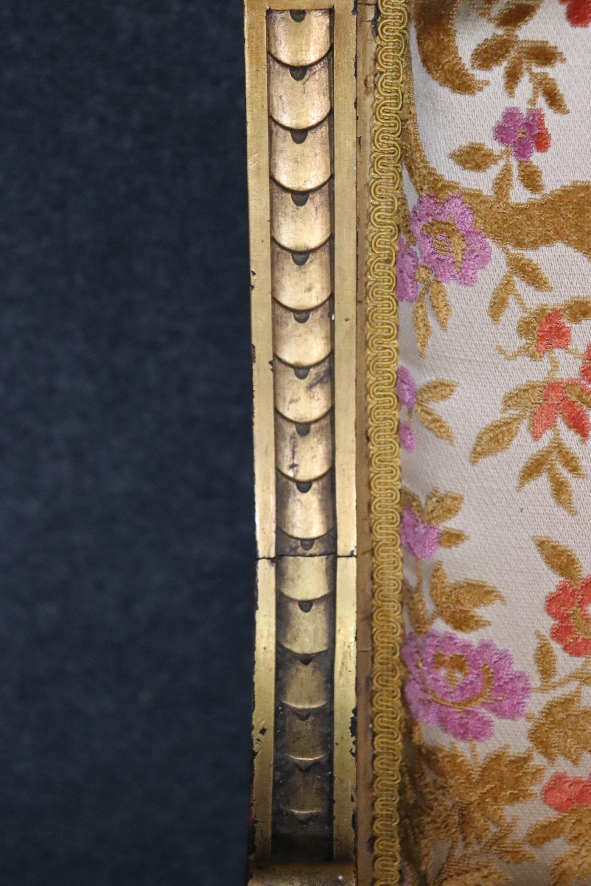 Fauteuil lumineux doré de style royal Louis XVI en vente 8