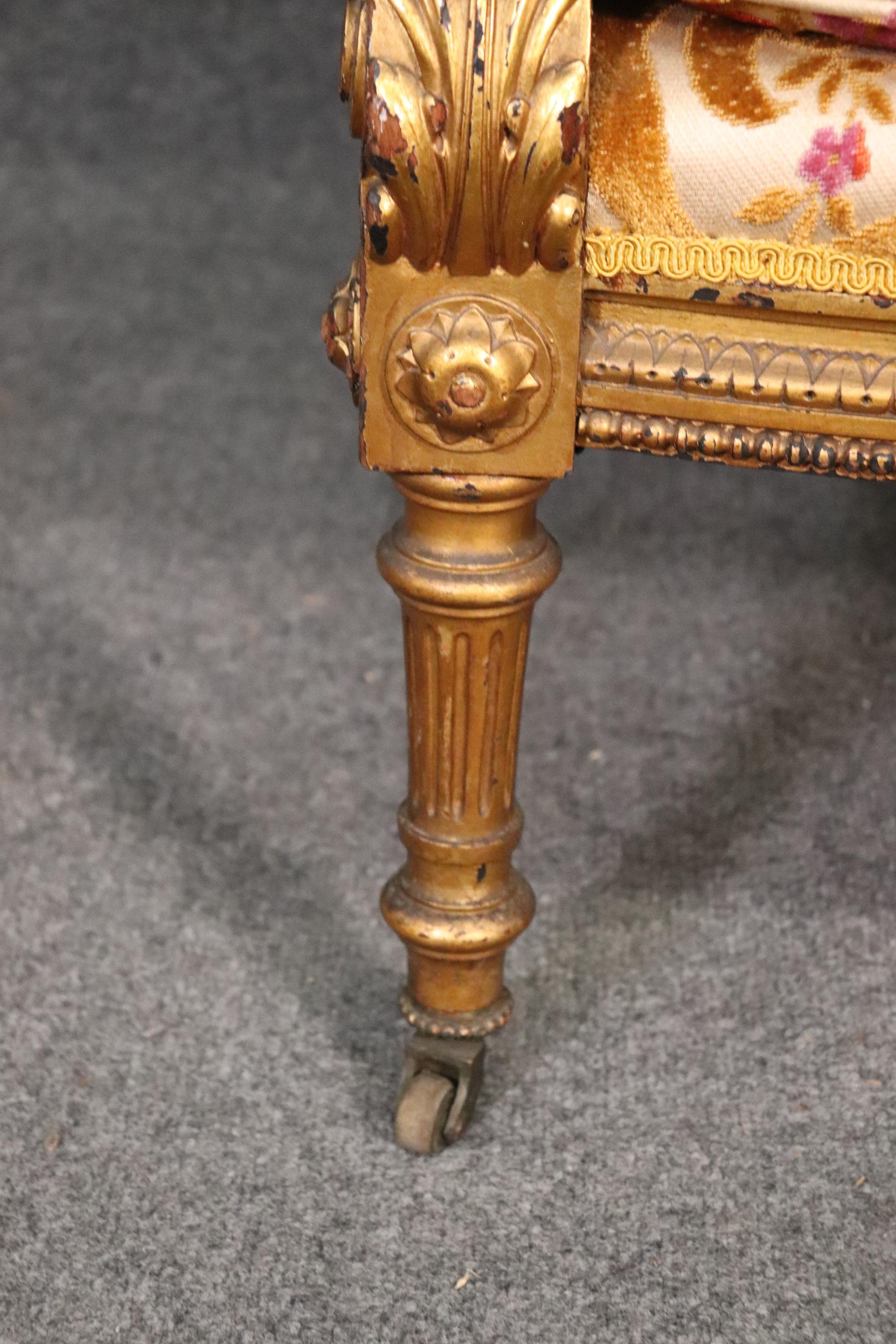 Fauteuil lumineux doré de style royal Louis XVI en vente 3