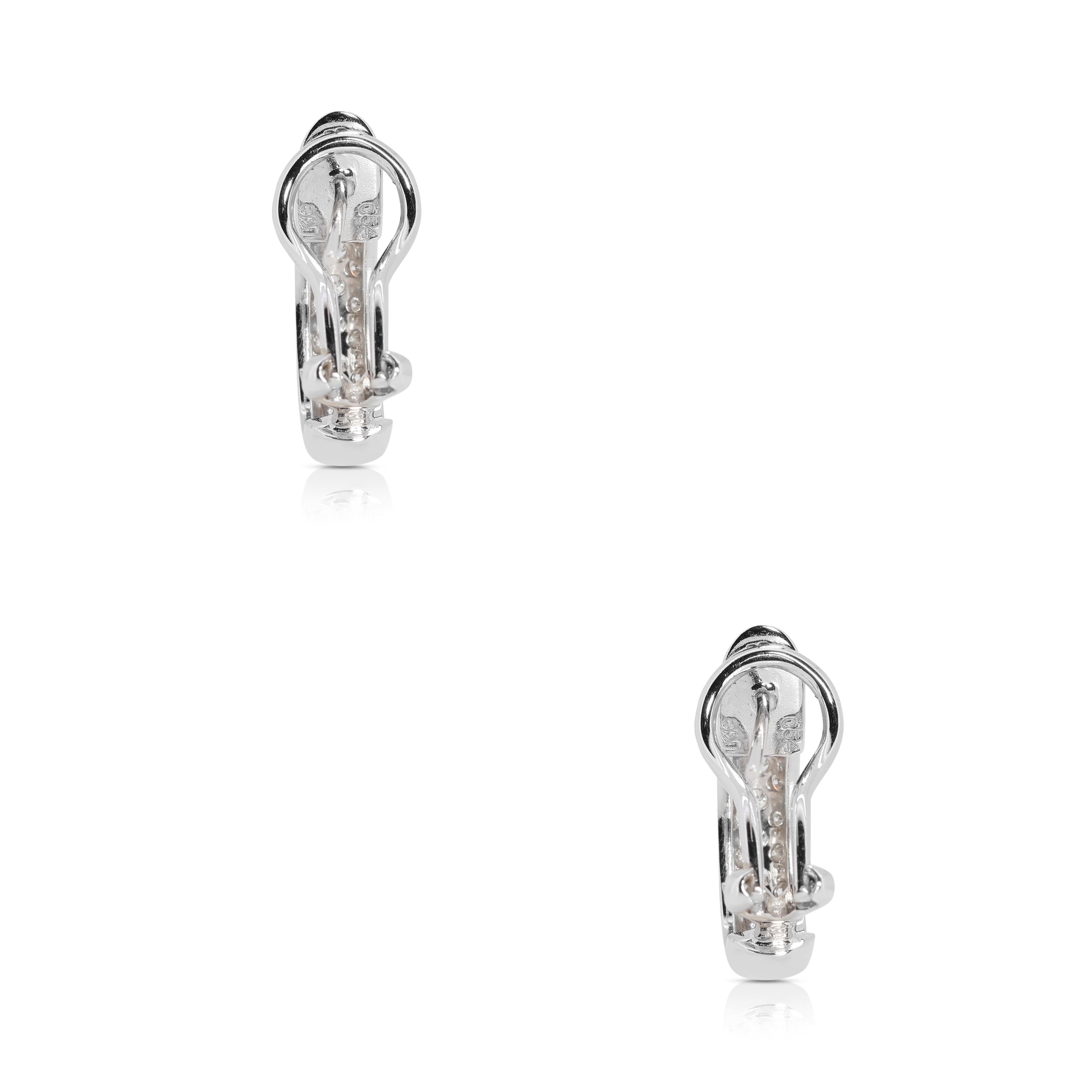 Orecchini luminosi con diamanti naturali da mezzo carato in oro bianco 18 carati in vendita 1