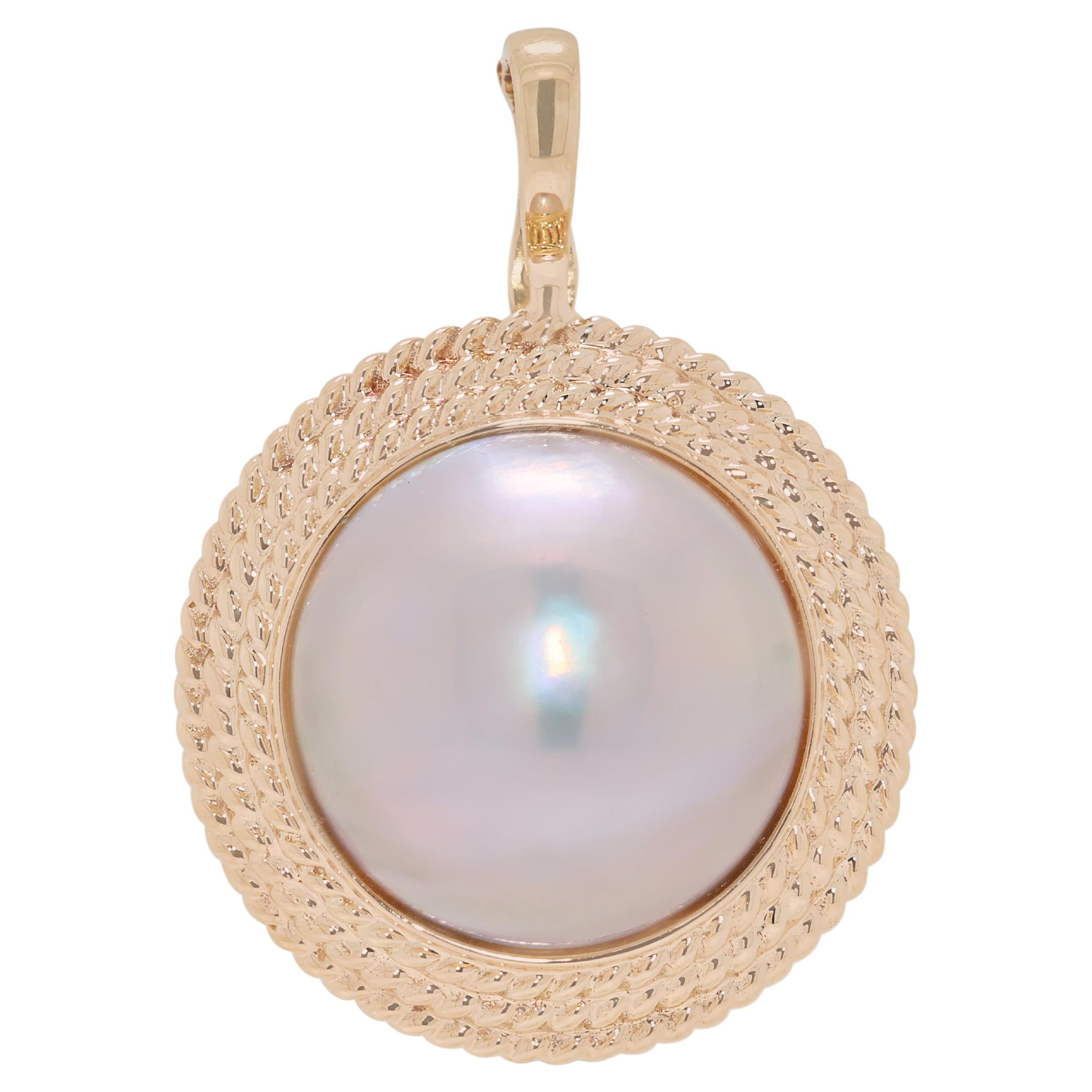 Luminöser Mabe Perlenanhänger aus 14K Gelbgold (nur Anhänger) im Angebot