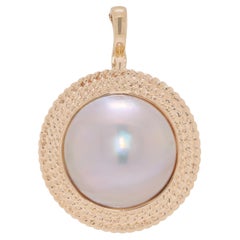 Luminöser Mabe Perlenanhänger aus 14K Gelbgold (nur Anhänger)