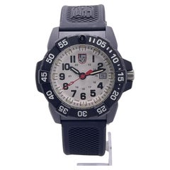 Used Luminox Navy Seal 3500 Series Carbon White Dial Quartz Mens Watch XS.3507