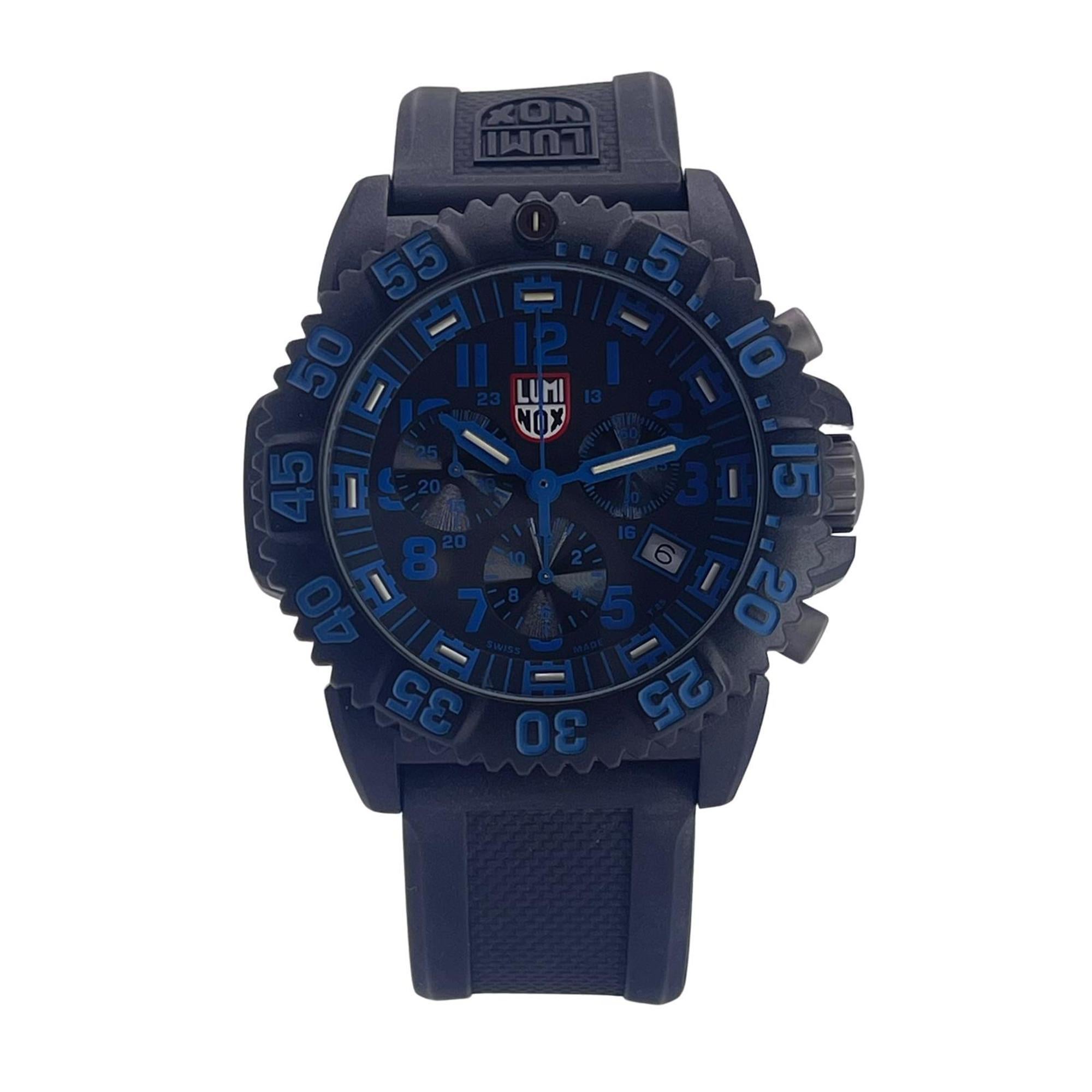 A few minor marks on the case and the crown. Good condition overall. 

Brand: Luminox  Type: Wristwatch  Department: Men  Model Number: XS.3083  Country/Region of Manufacture: Switzerland  Style: Casual,Diver,Military  Model: Luminox Navy SEAL