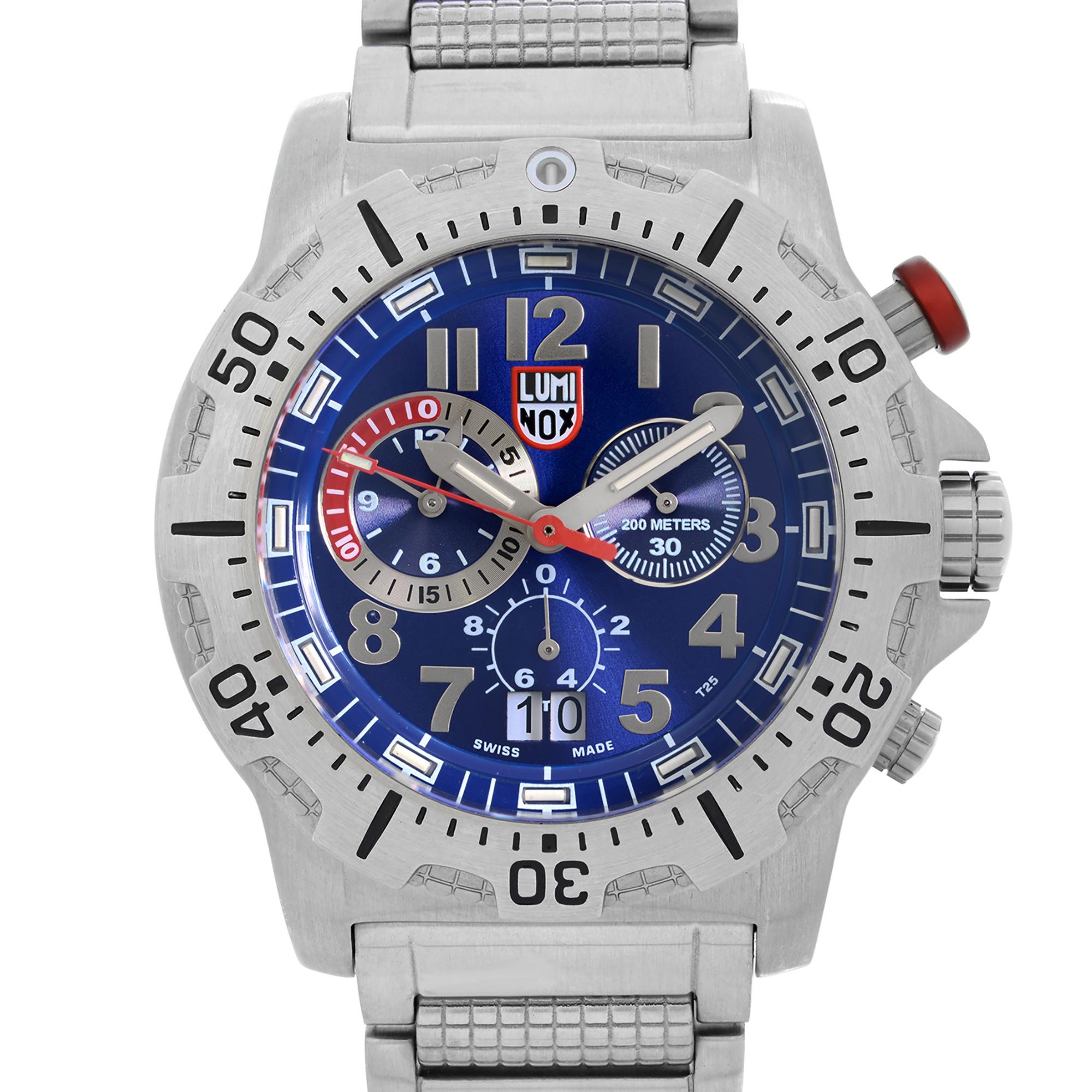 Display Model Luminox Navy Seal Men's Watch XS.8154.RP. May Have minor Blemishes Due to Storing. This Timepiece is Powered by Quartz (Battery) Movement and Features: Stainless Steel Case and Bracelet. Unidirectional Rotating Stainless Steel Bezel