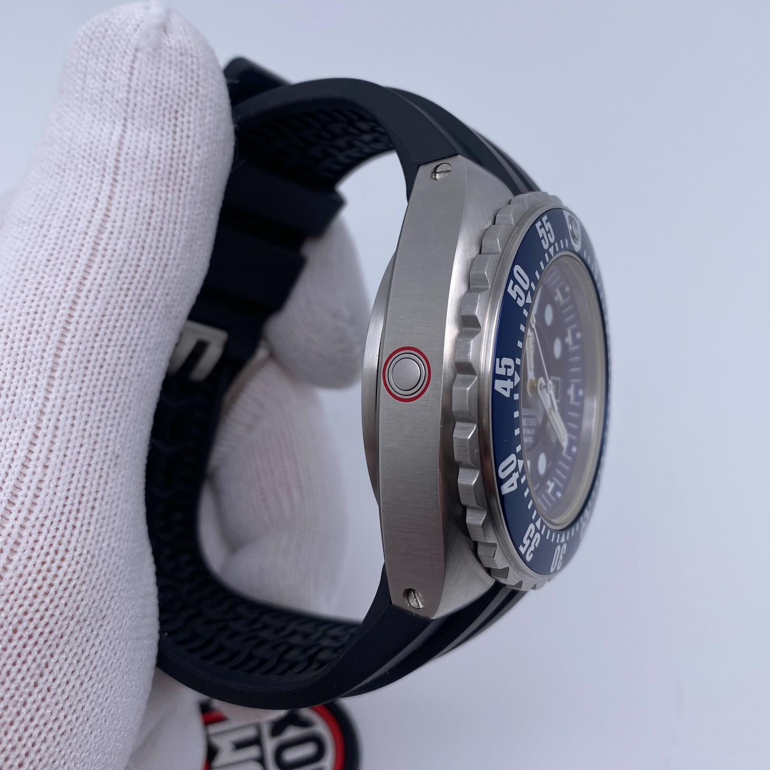 Luminox Sea Deep Dive 1500 Series Steel Blue Dial Automatic Mens Watch XS.1513 In Excellent Condition In New York, NY