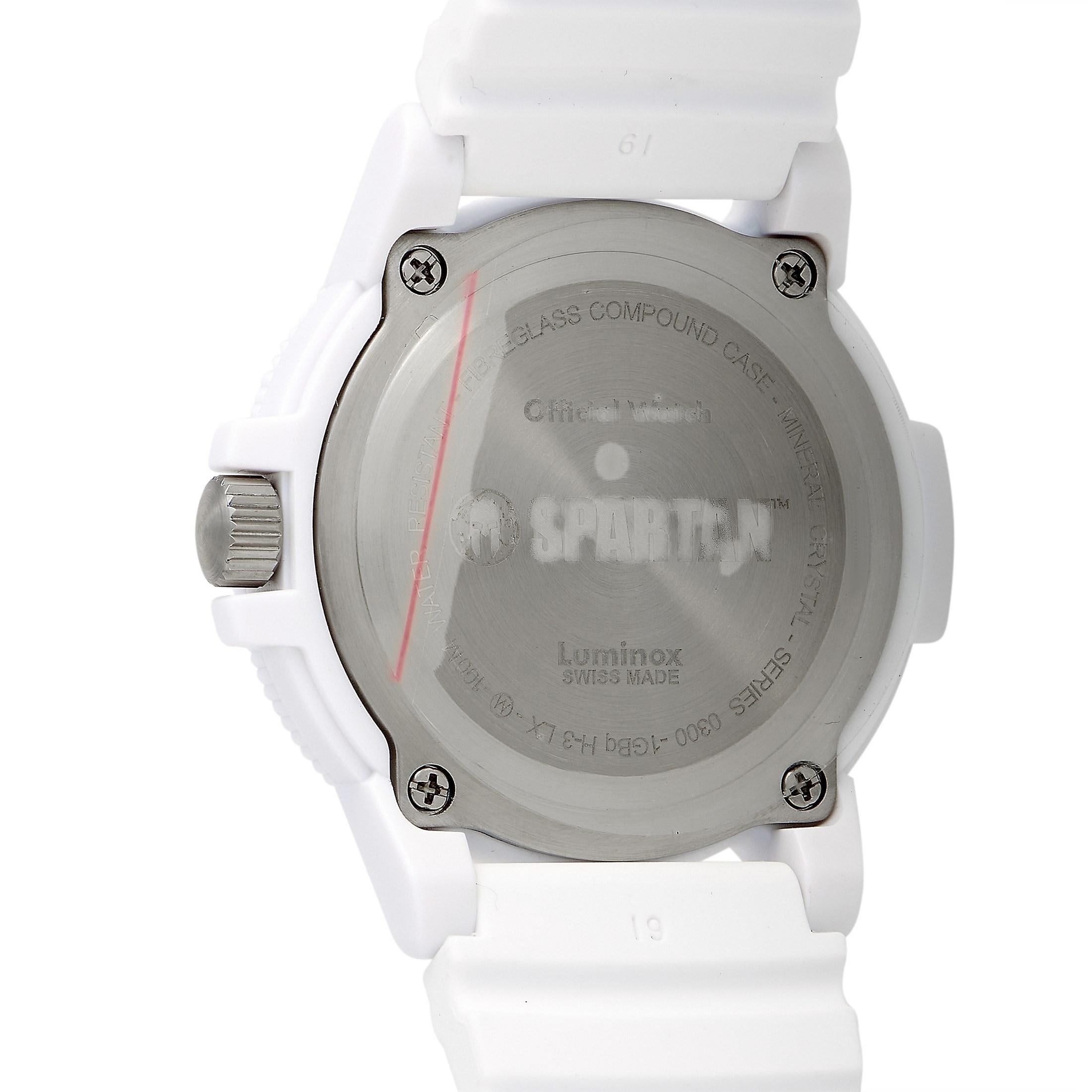 Die Luminox Spartan Uhr mit der Referenznummer XS.0307.WO.SPART wird im Rahmen der offiziellen „Spartan Race“ Uhrenkollektion präsentiert. „Spartan Race“ ist eine Serie von Hindernisläufen mit unterschiedlichen Distanzen und Schwierigkeitsgraden,