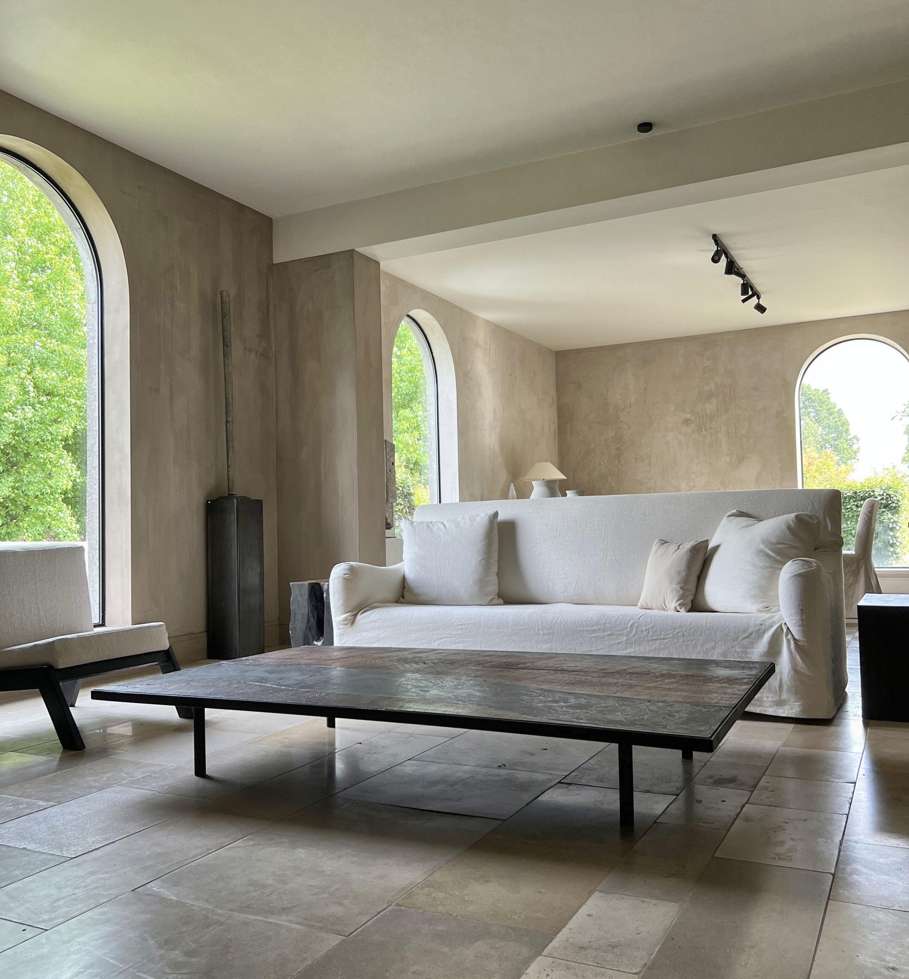 Table basse Luna en châtaignier recyclé et plâtre marbré en vente 5