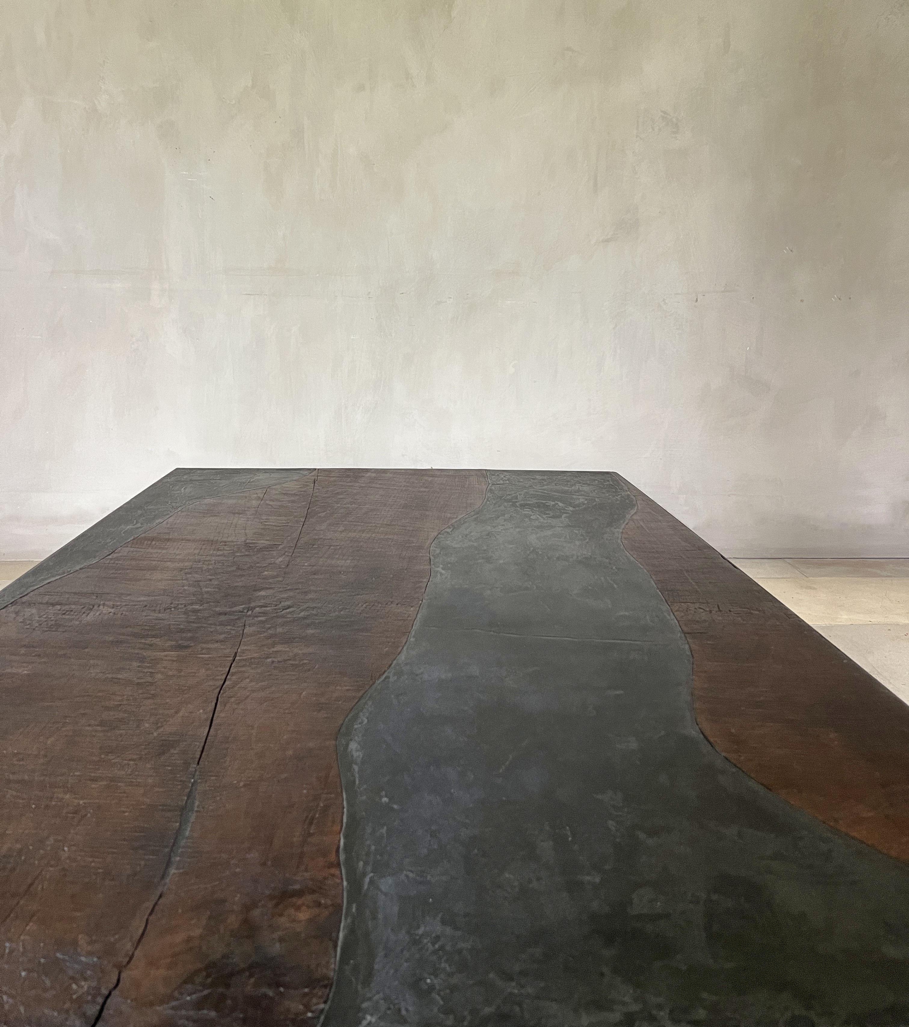 Table basse Luna en châtaignier recyclé et plâtre marbré en vente 1
