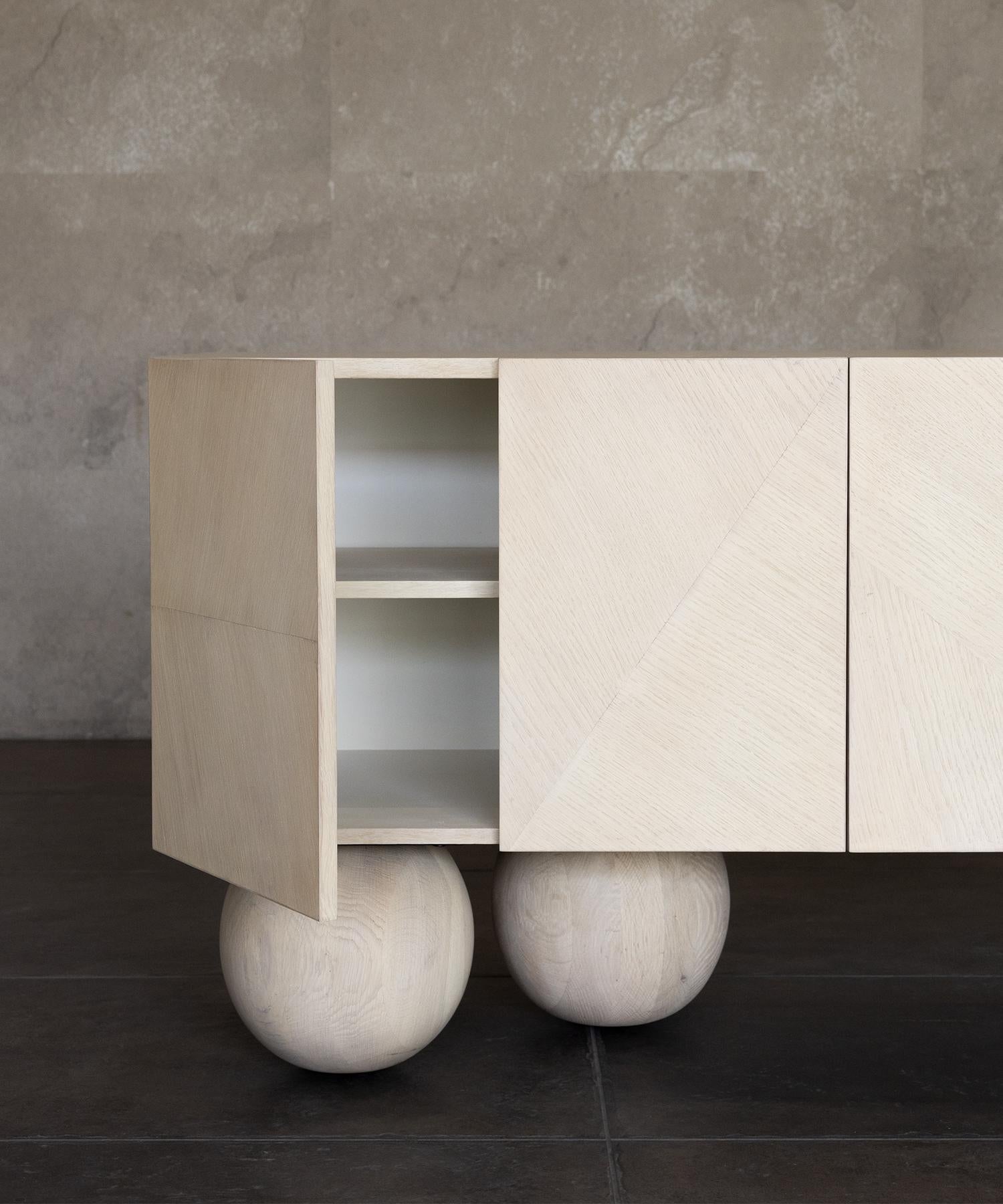 TABLE CREDENZA LUNA - Chêne blanchi blanchi, MODERN Neuf - En vente à Laguna Niguel, CA