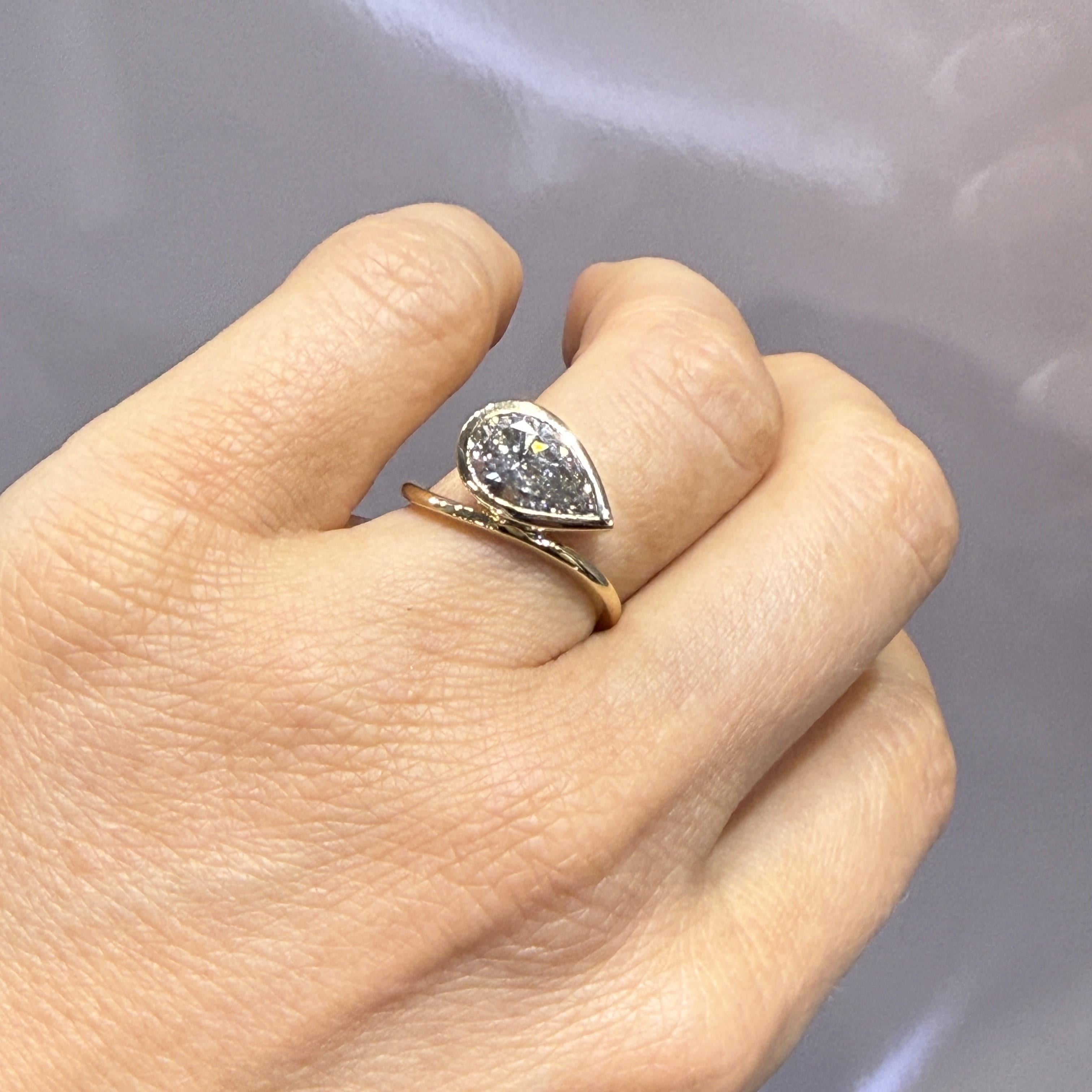 Im Angebot: Luna Drop 14K (oder 18k auf Anfrage) Gelbgold Diamantring () 3