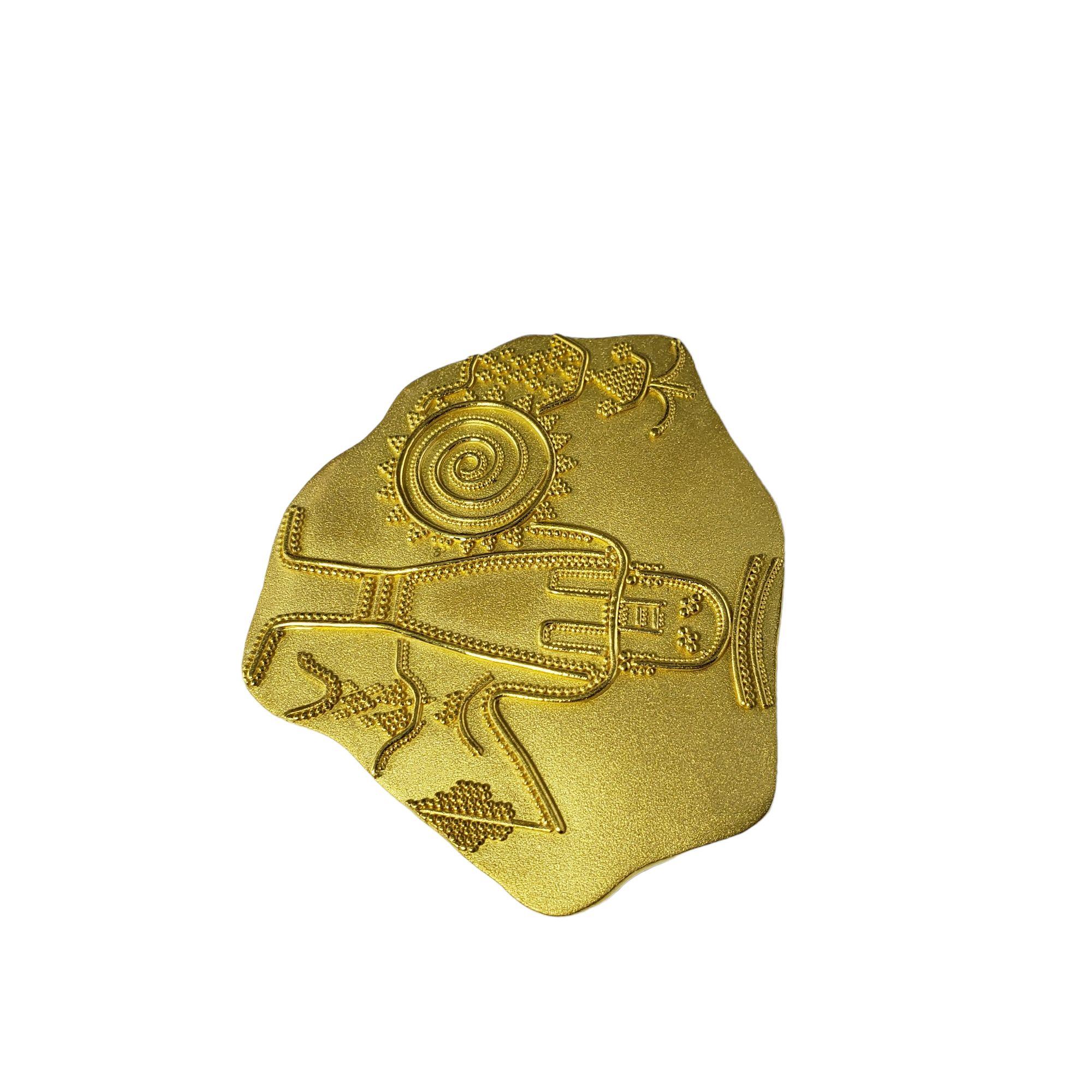 Luna Felix 22 Karat Yellow Gold Aztec Pendant In Good Condition In Washington Depot, CT
