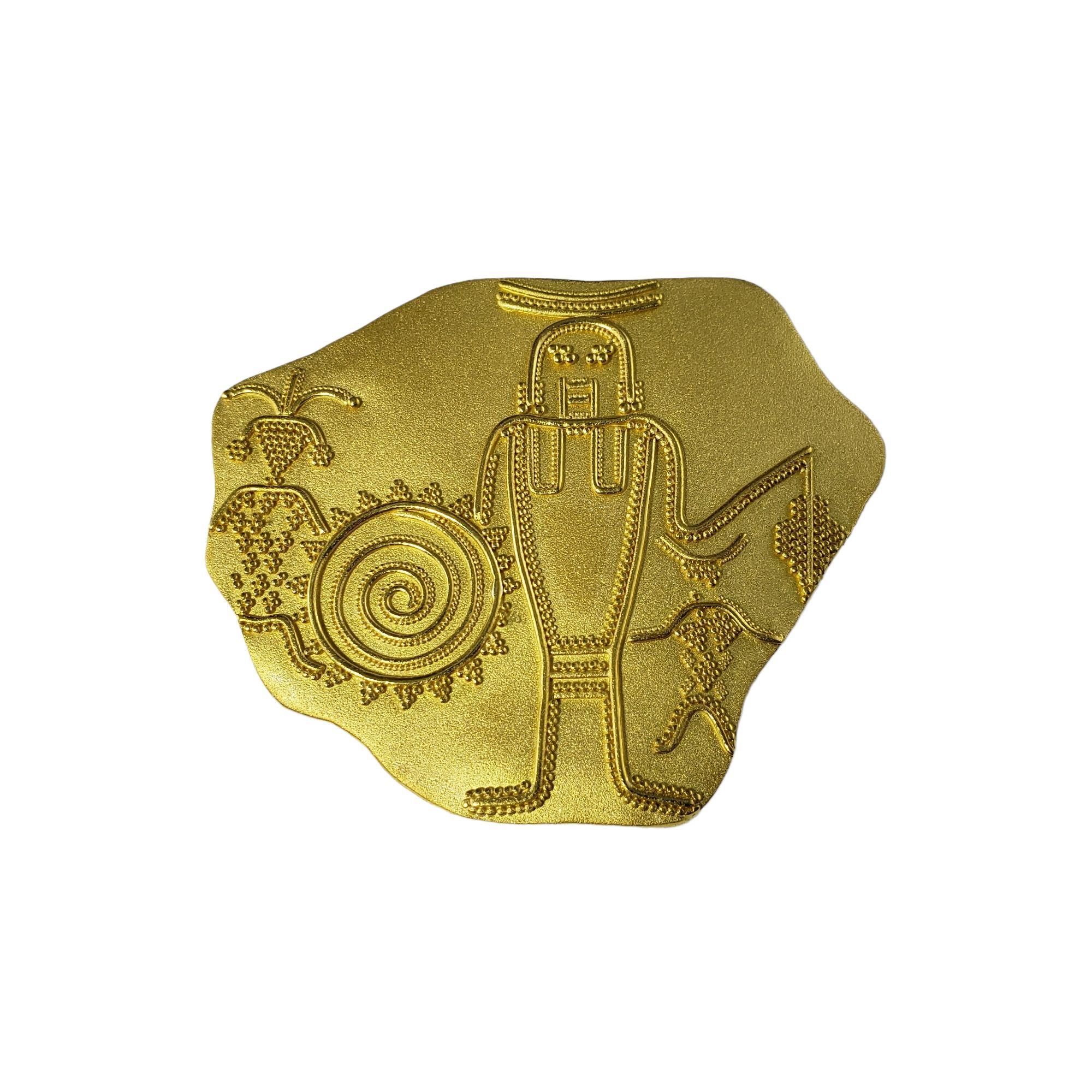 Women's Luna Felix 22 Karat Yellow Gold Aztec Pendant