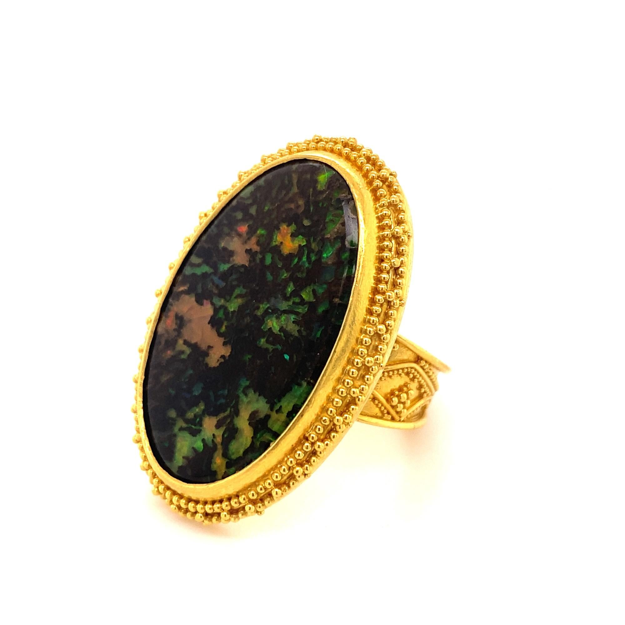 Luna Felix „Conk Wood“ Opal 22k Gelbgold Designer-Ring (Ovalschliff) im Angebot