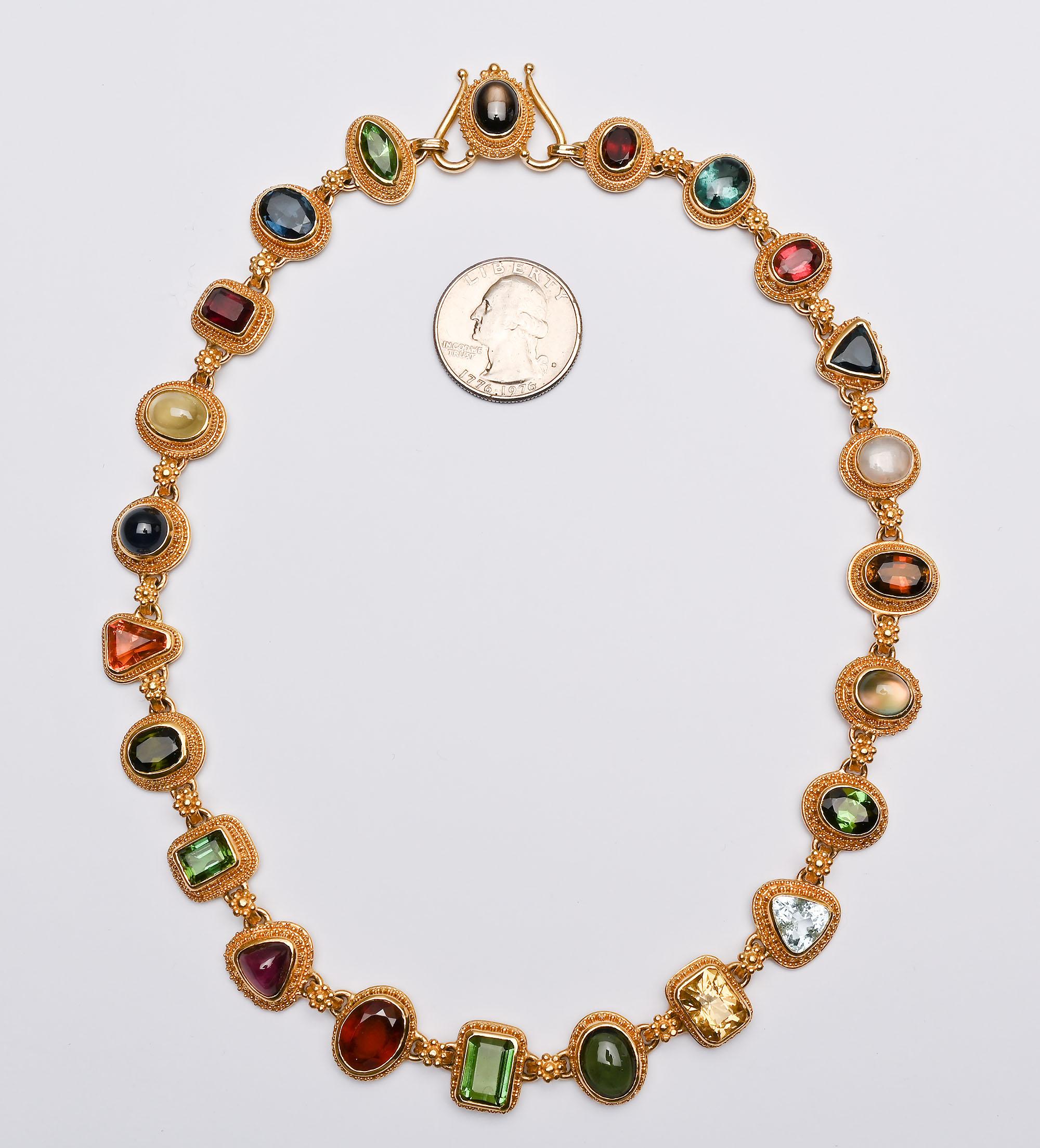 Luna Felix, Halskette mit mehreren Edelsteinen (Cabochon) im Angebot