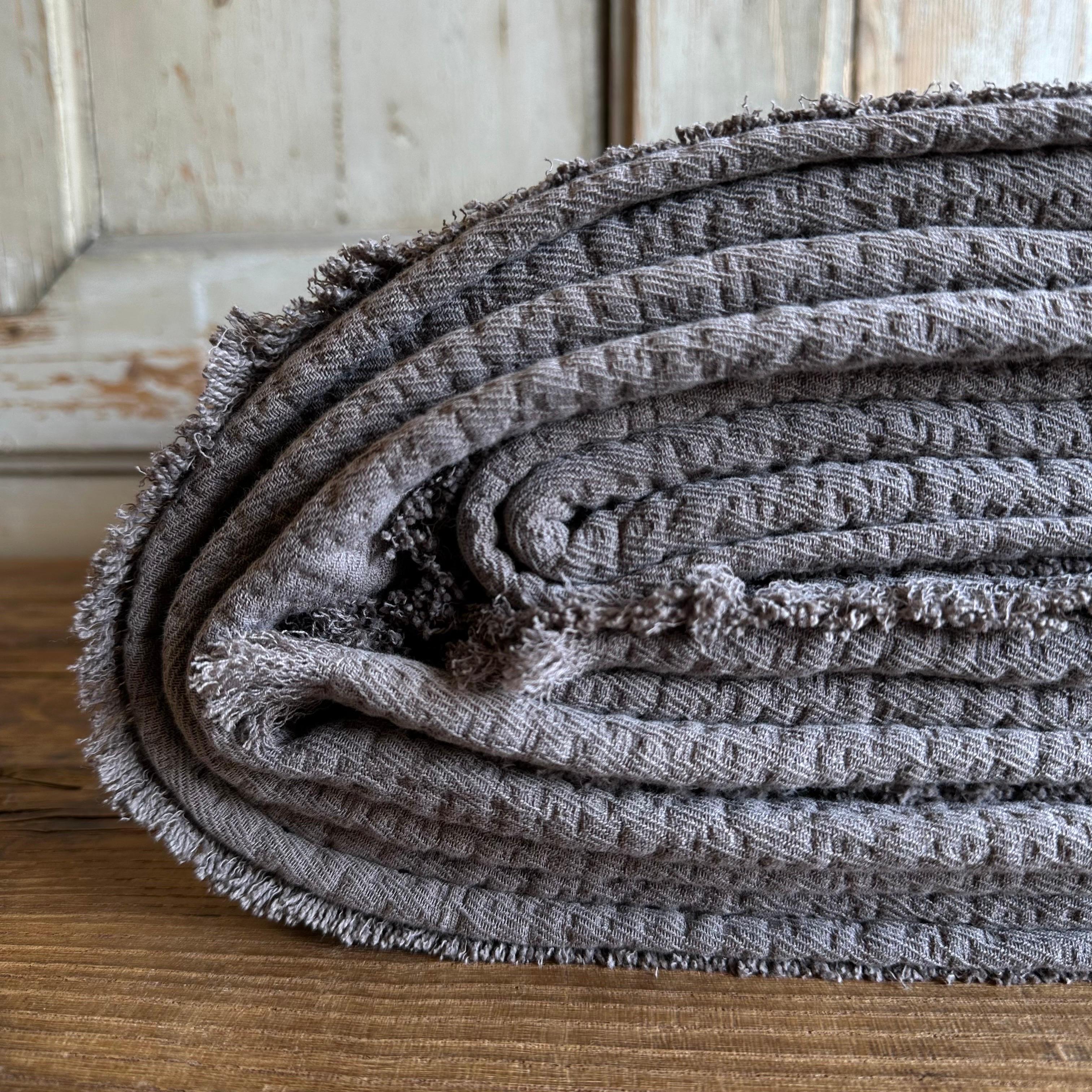 Cotone Coperta o copriletto in cotone francese Luna in Beige Rose in vendita
