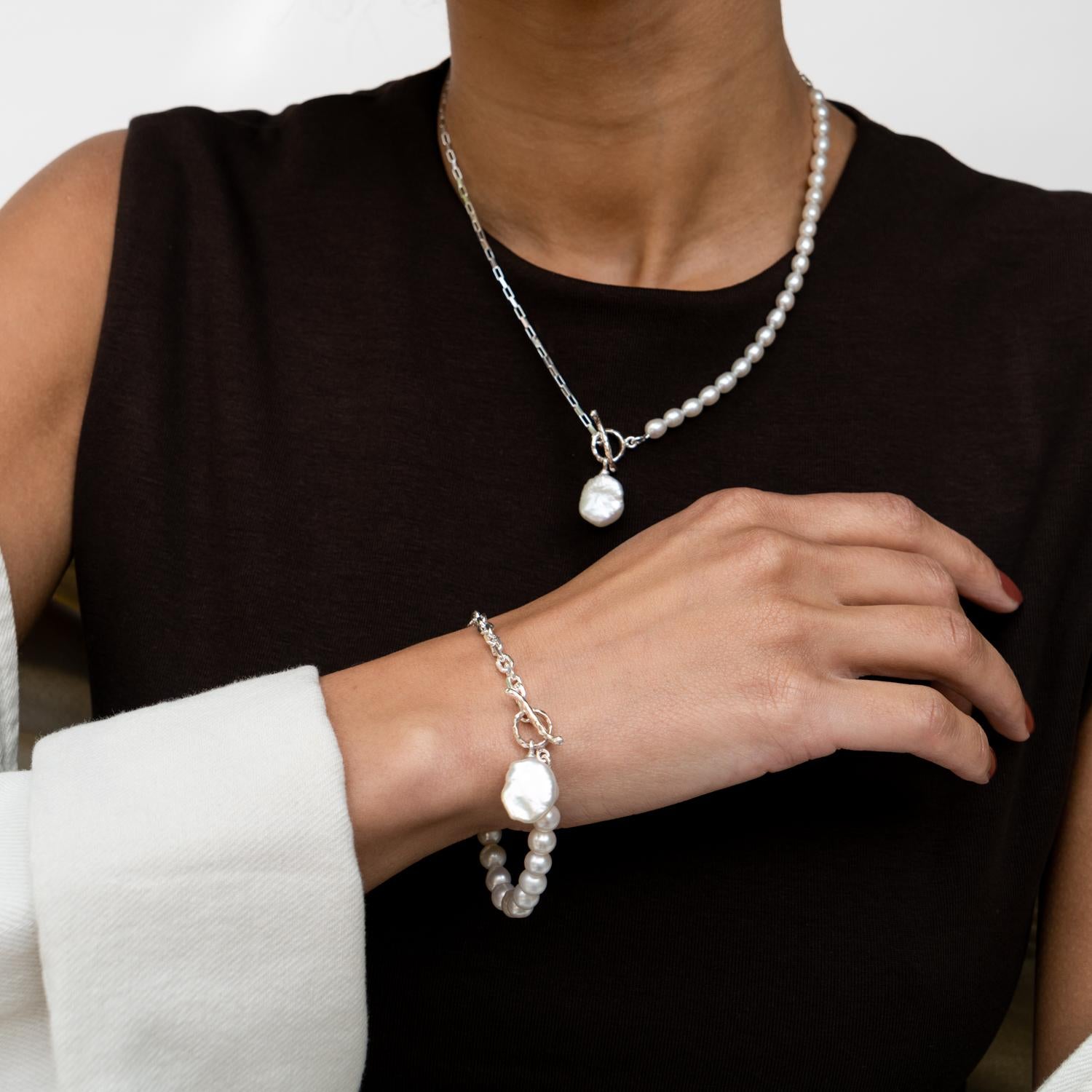 Contemporain Luna Bracelet de perles d'eau douce et de Keshi en argent sterling en vente
