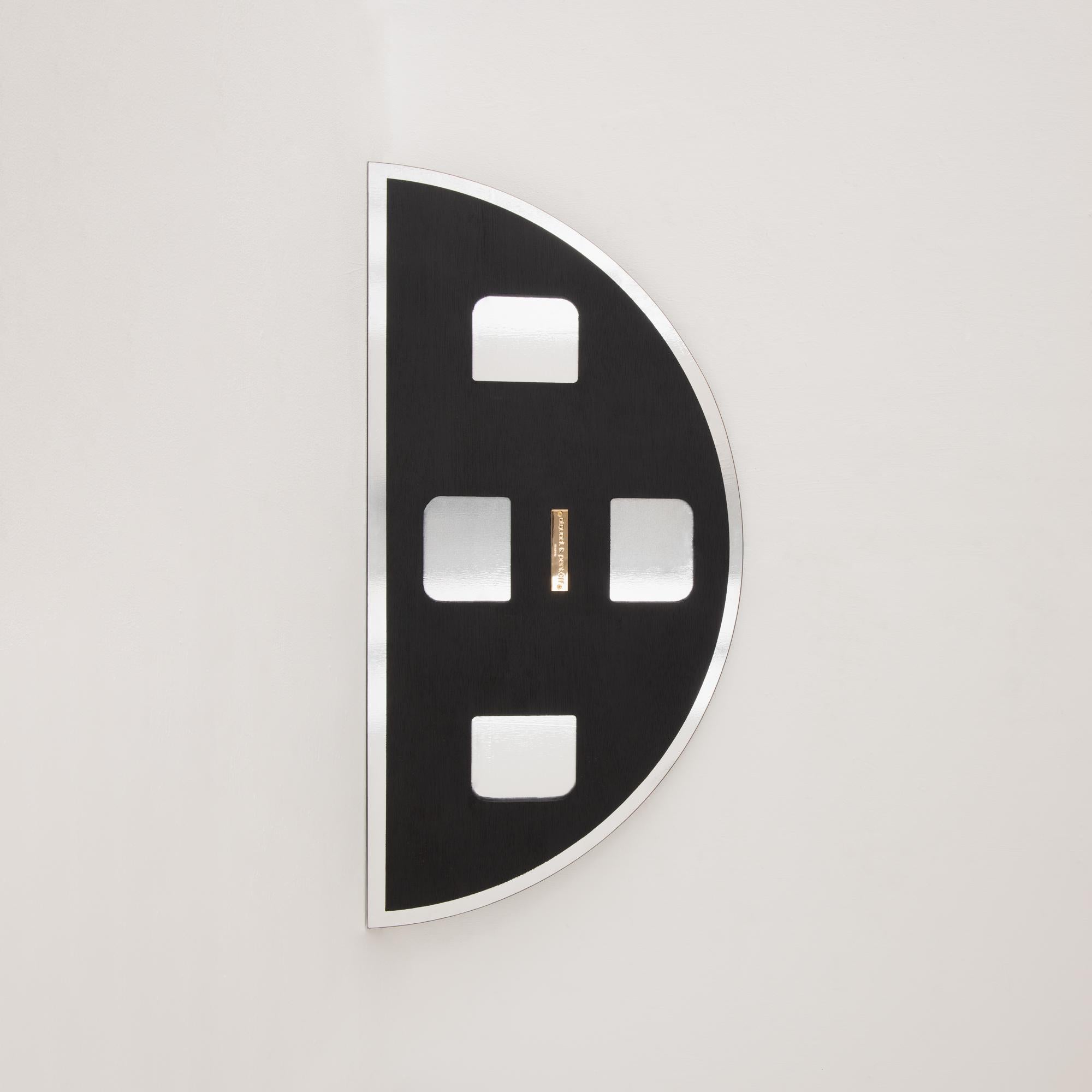 Luna Half-Moon Black Tinted Semi-circular Frameless Contemporary Mirror, XL (miroir contemporain semi-circulaire teinté) en vente 3