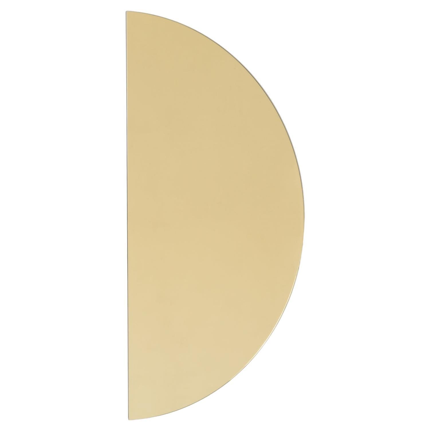 Luna Halbmond Gold getönter rahmenloser minimalistischer halbkreisförmiger Spiegel, Medium im Angebot
