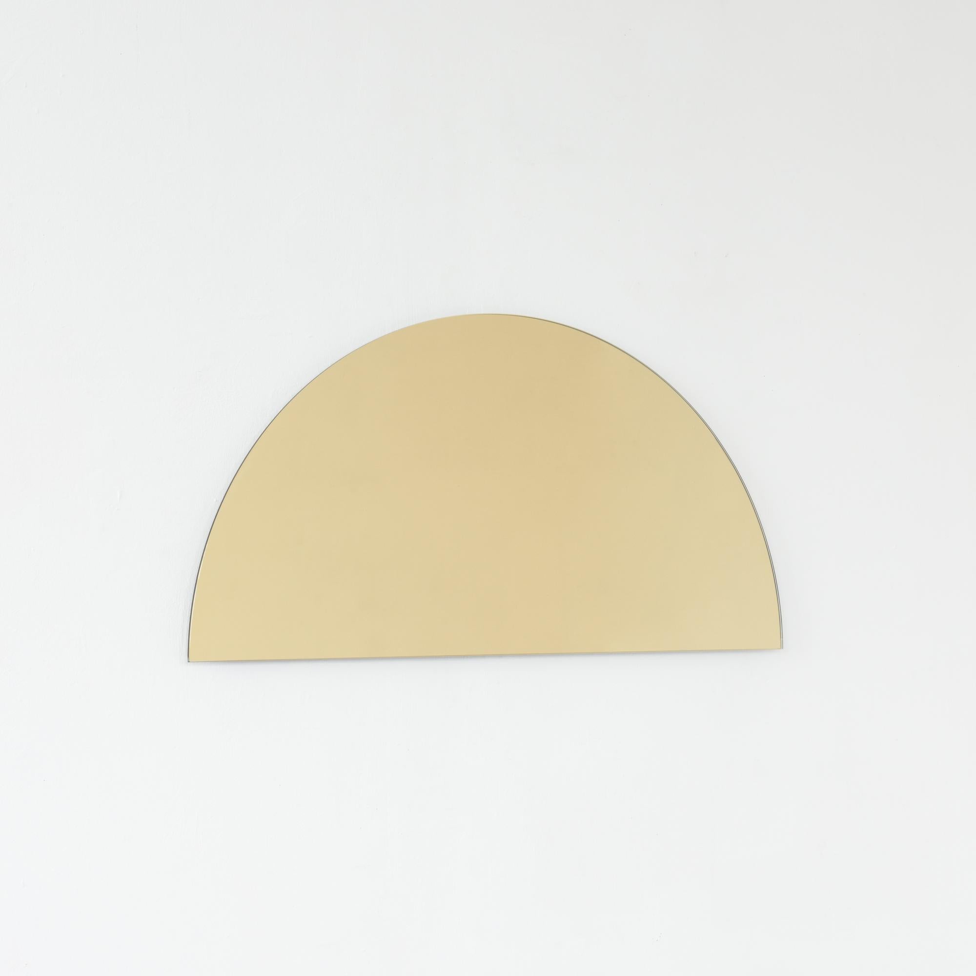 Luna Half-Moon Gold Tinted Semi-circular Contemporary Frameless Mirror, Large (miroir sans cadre) en vente 1