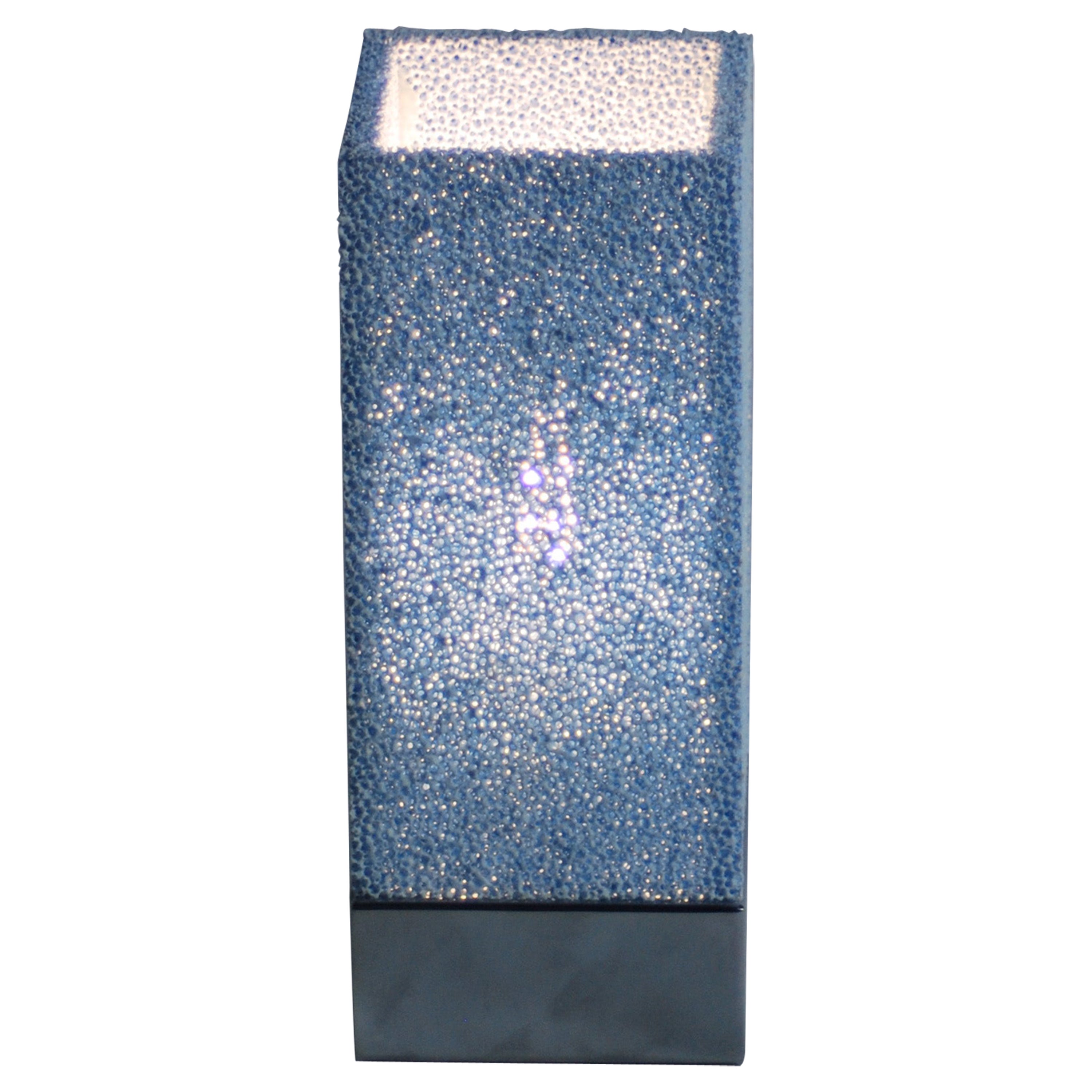 Lámpara Luna, azul, lámpara de mesa táctil de cerámica porosa de Jordan Keaney Design en venta