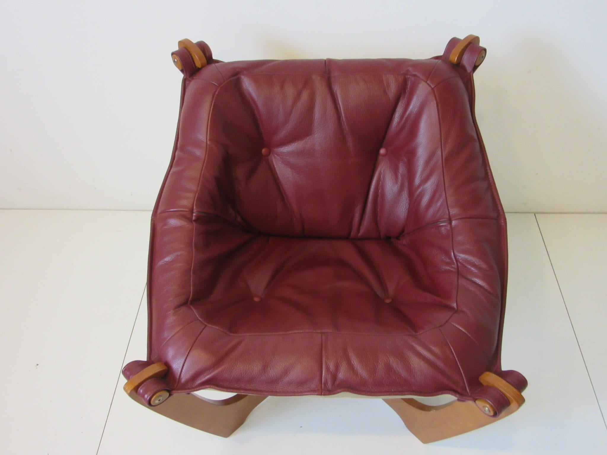 Luna Leather Lounge Chair by Odd Knutsen Norway In Good Condition In Cincinnati, OH