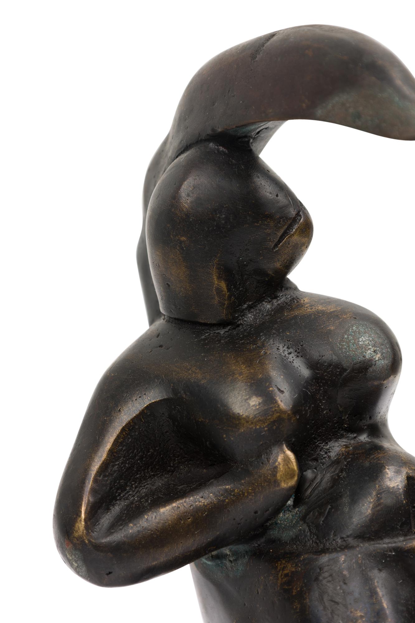 „Luna“ Brutalistische figurale Bronzeskulptur in limitierter Auflage von Newel Modern (21. Jahrhundert und zeitgenössisch) im Angebot