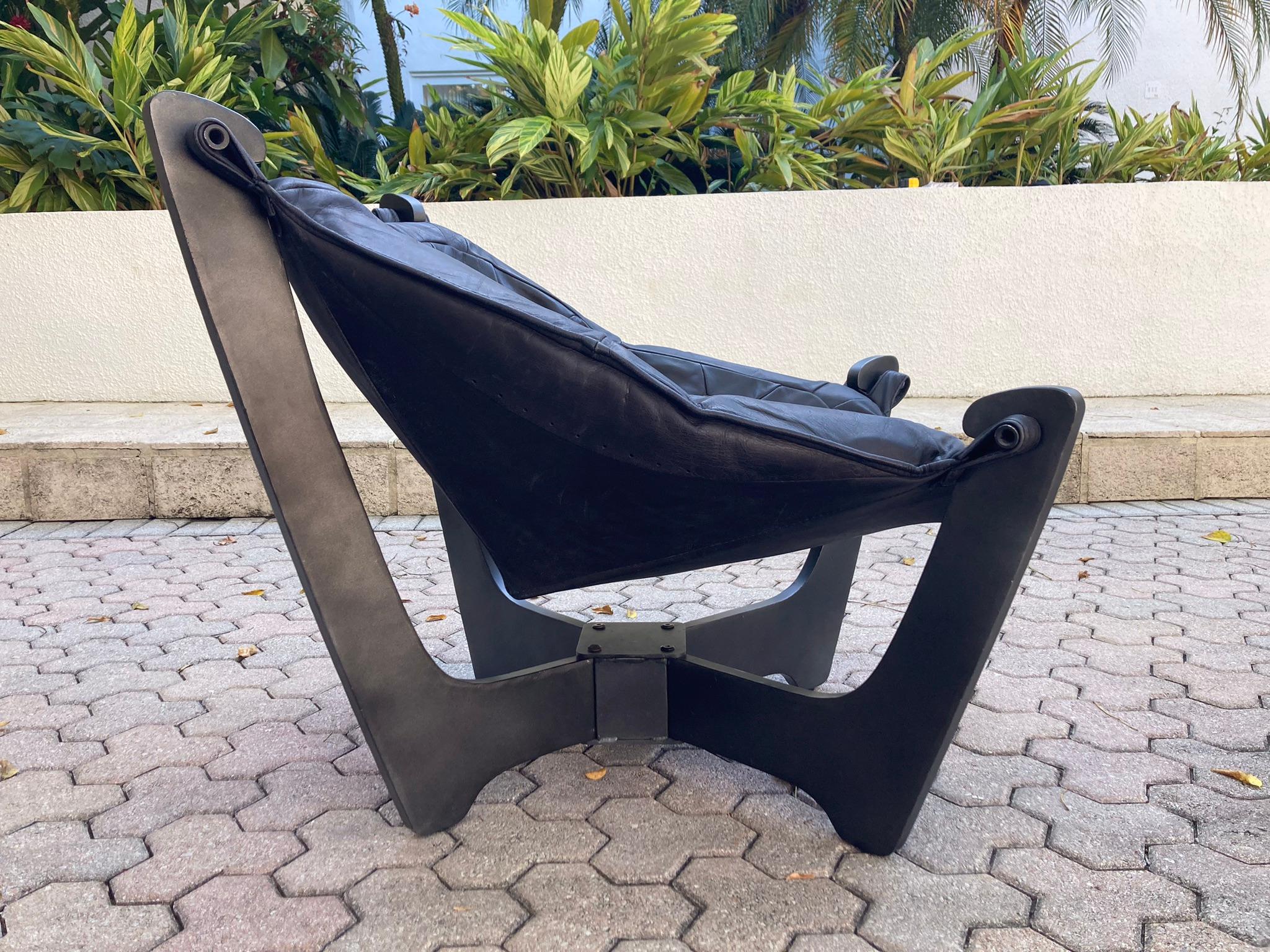 Luna Lounge Chair by Odd Knutsen, Black Leather  In Good Condition In Miami, FL