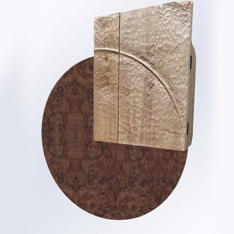 Pièce sculpturale illustrant la maîtrise du travail du bois, ce buffet a été conçu par Pietro Meccani comme un témoignage de la beauté des volumes géométriques, en particulier lorsqu'ils sont disposés de manière asymétrique. Deux portes et une