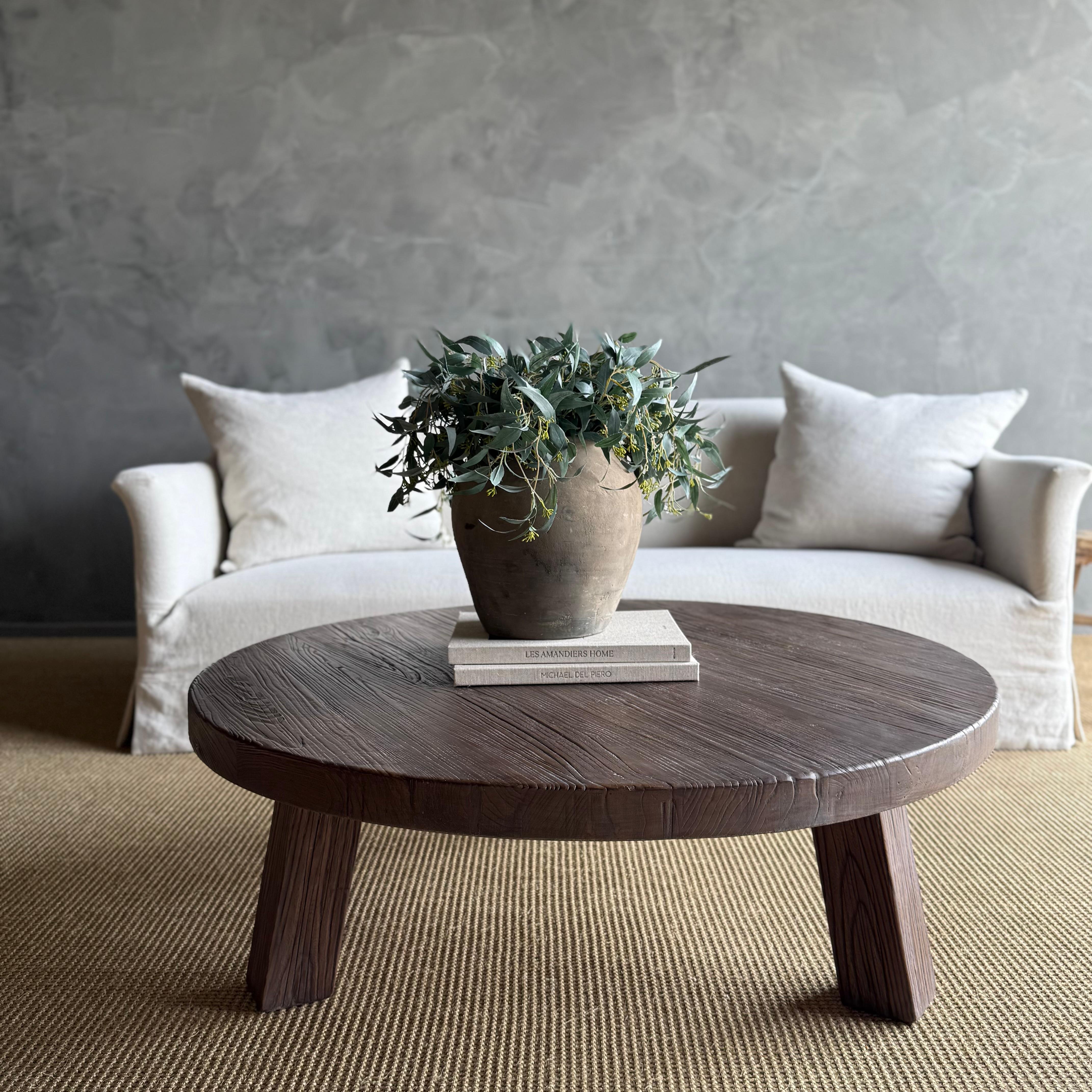 Table basse en bois d'orme récupéré Luna, finition noyer en vente 3