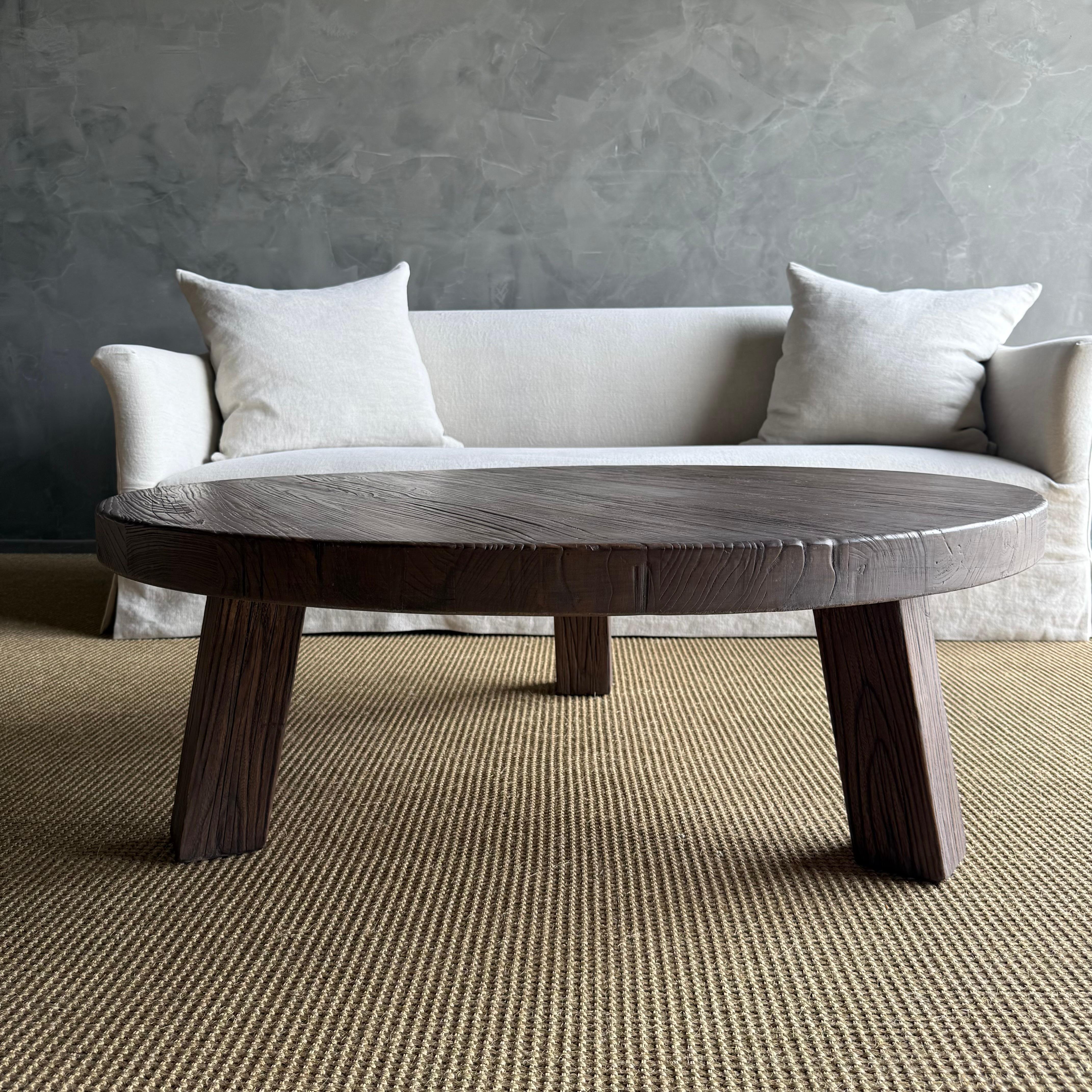 Table basse en bois d'orme récupéré Luna, finition noyer en vente 4