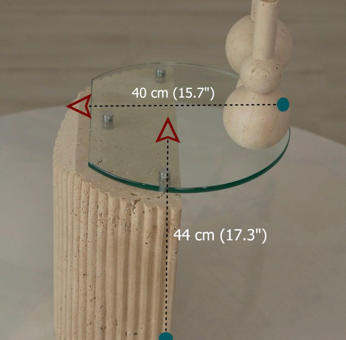 Bohème Table d'appoint LUNA avec lumière, sculptée à la main en vente