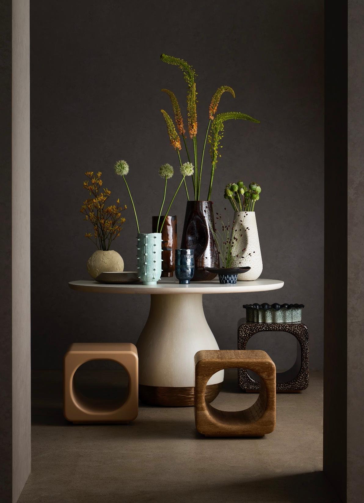 Vase Luna, sculpté à la main en céramique émaillée en vente 1