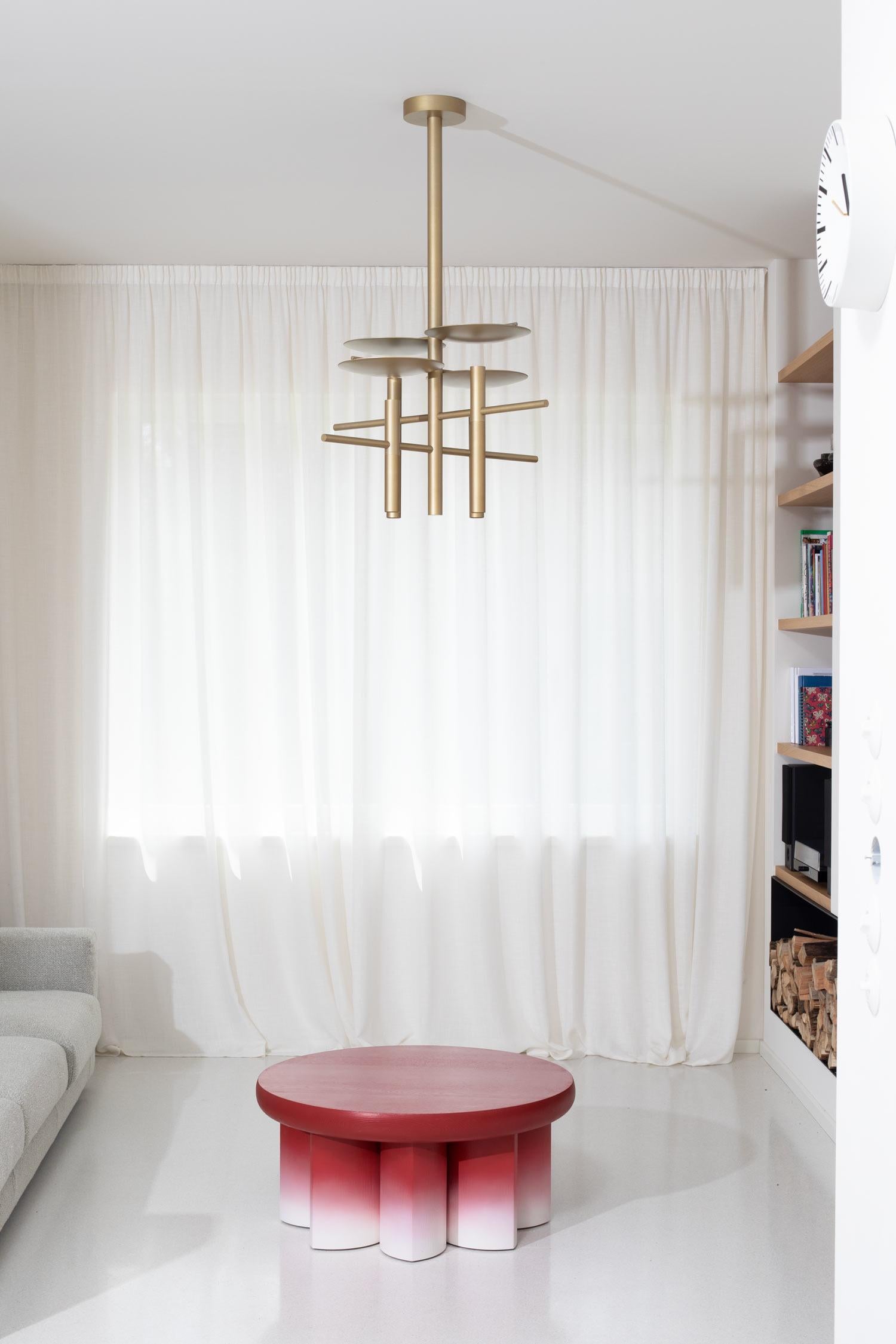 Lunae Luminaire / Chandelier Vertical I04 in Gold In New Condition For Sale In Prague 3, Vinohrady