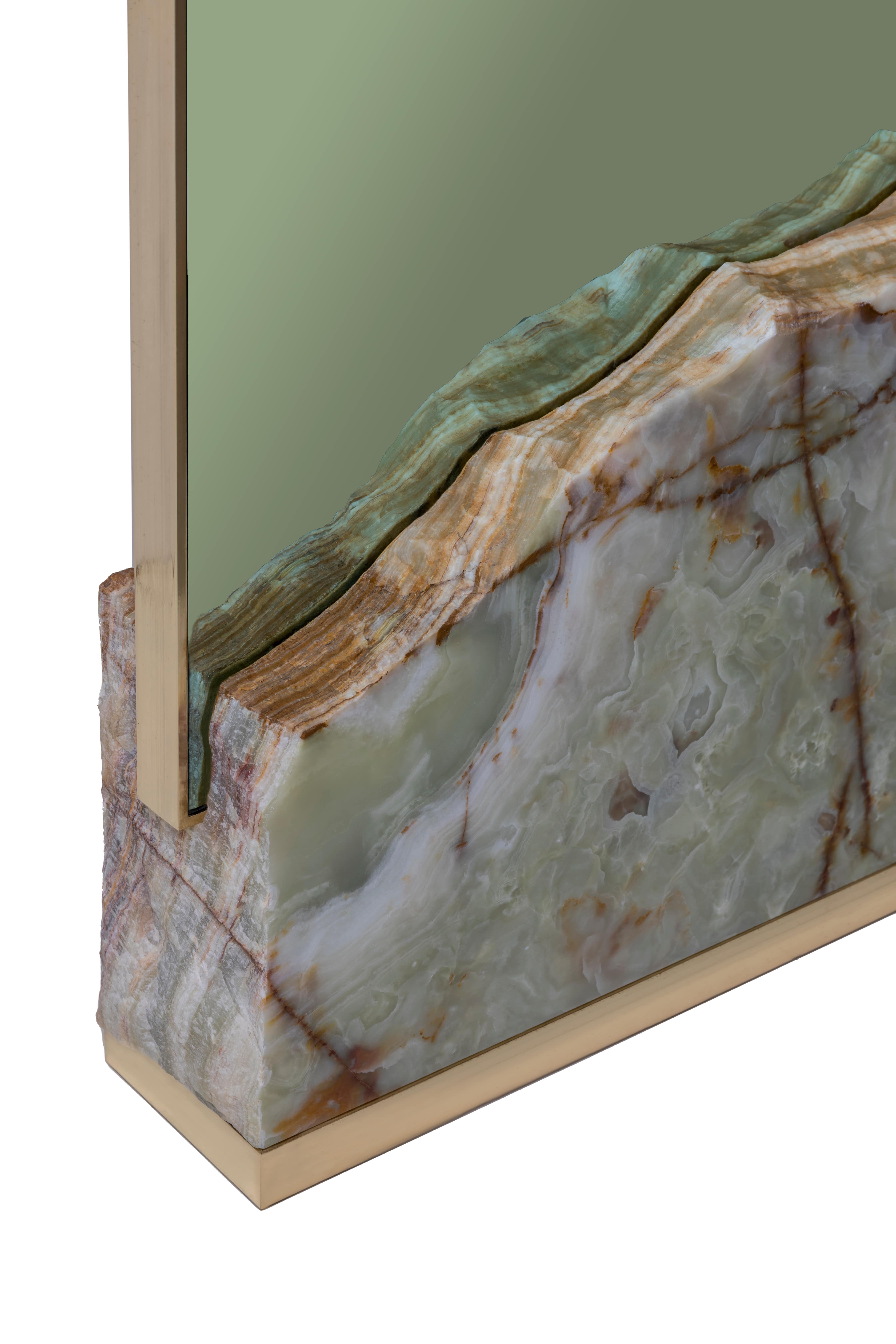 Periodo contemporaneo Lunae onix standing mirror in vendita