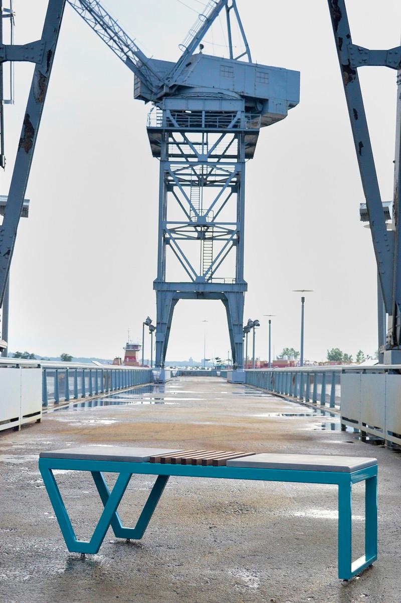 Welded Lunar Bench by Cauv Design Steel / Concrete / Wood for Indoor or Outdoor Use For Sale