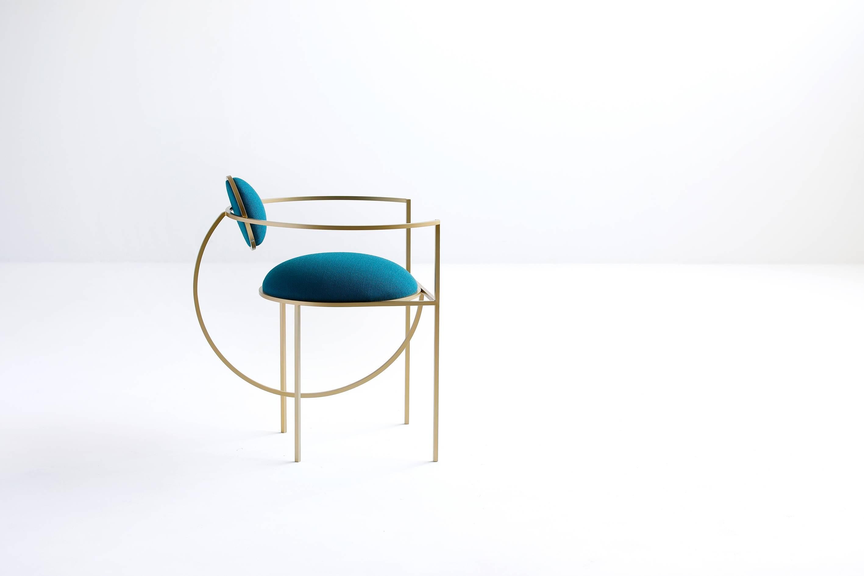 This is the first time that Bohinc explores a design favorite; the chair, produced by Matter of Stuff. 

In the collection, Lara Bohinc develops her stellar themes, finding inspiration in planetary and lunar orbits, whose curved trajectories drive