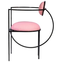 Lunar-Stuhl aus rosa Wollstoff und schwarzem Stahlgestell von Lara Bohinc