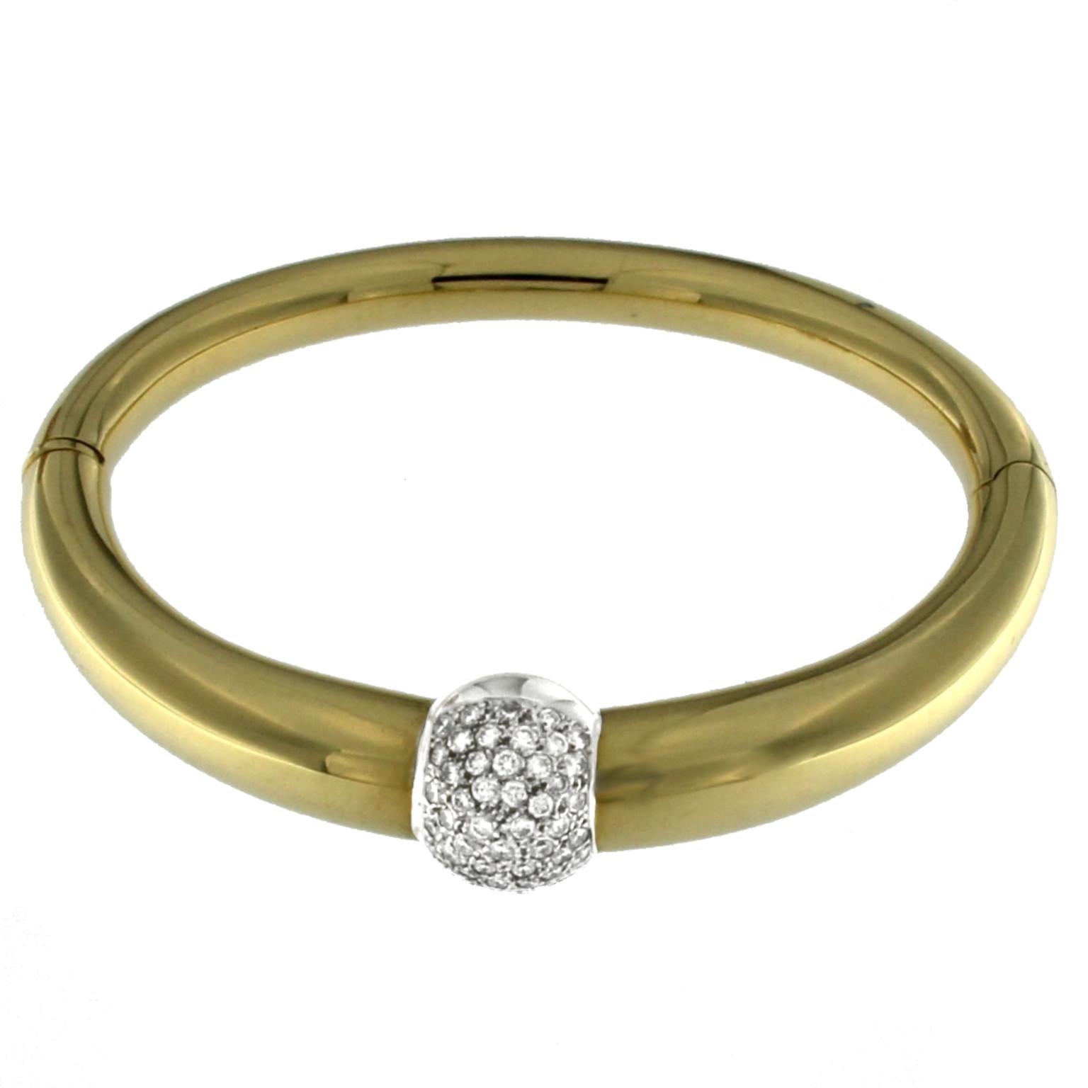 Brilliant Cut Lunar Collection Set in Yellow 18 Karat Gold and Diamonds