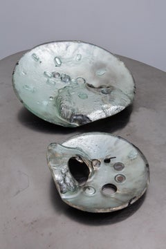 Dittico con centrotavola in vetro 'Lunar Fantasies' di A. Matthews, 2025