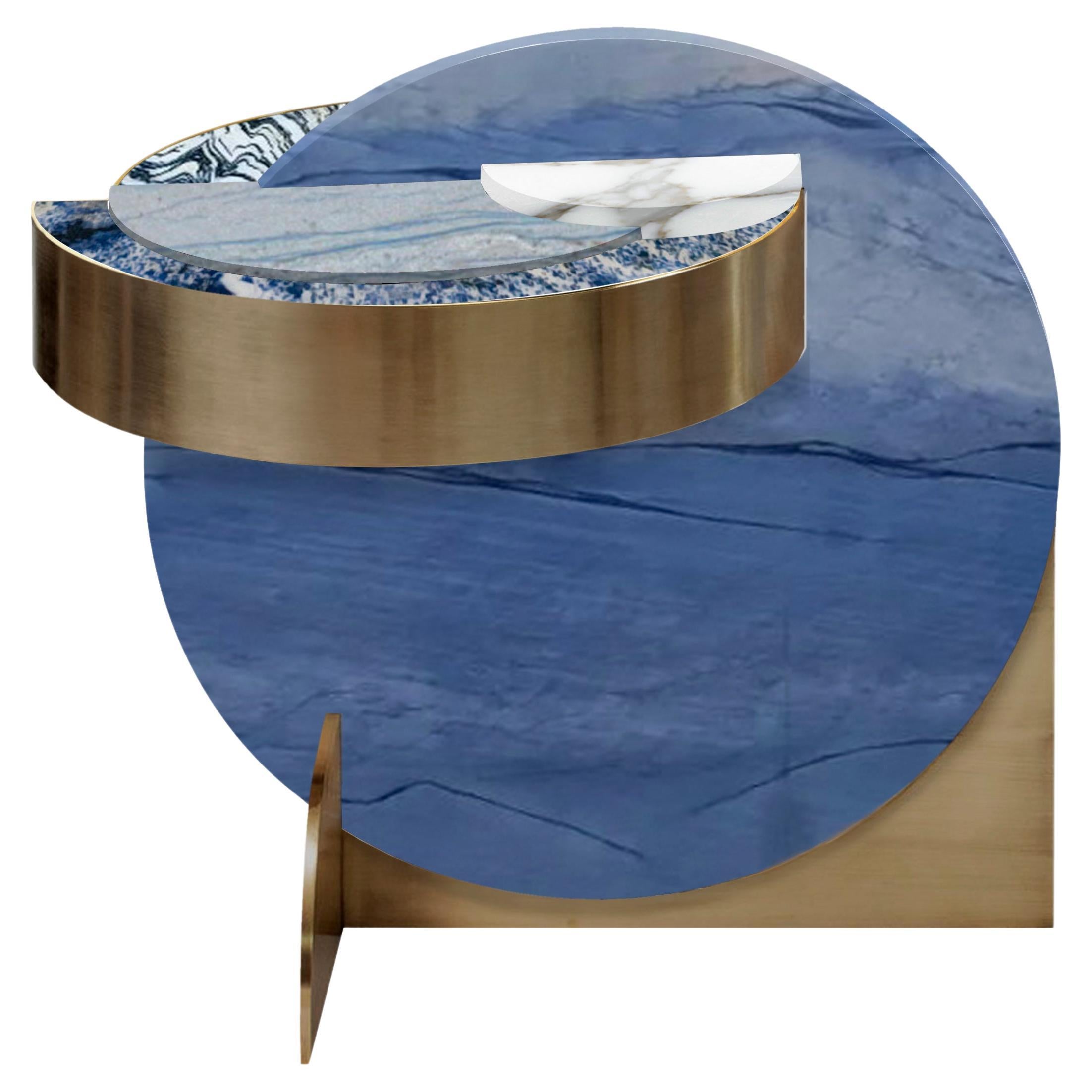 Tavolino Lunar Full Moon in marmo blu azul e ottone, geometrico, di Lara Bohinc