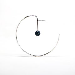 Boucles d'oreilles créoles Lunar Loop en argent sterling et perles par TIN HAUS
