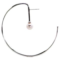 Boucles d'oreilles créoles Lunar Loop en argent sterling et perles par TIN HAUS