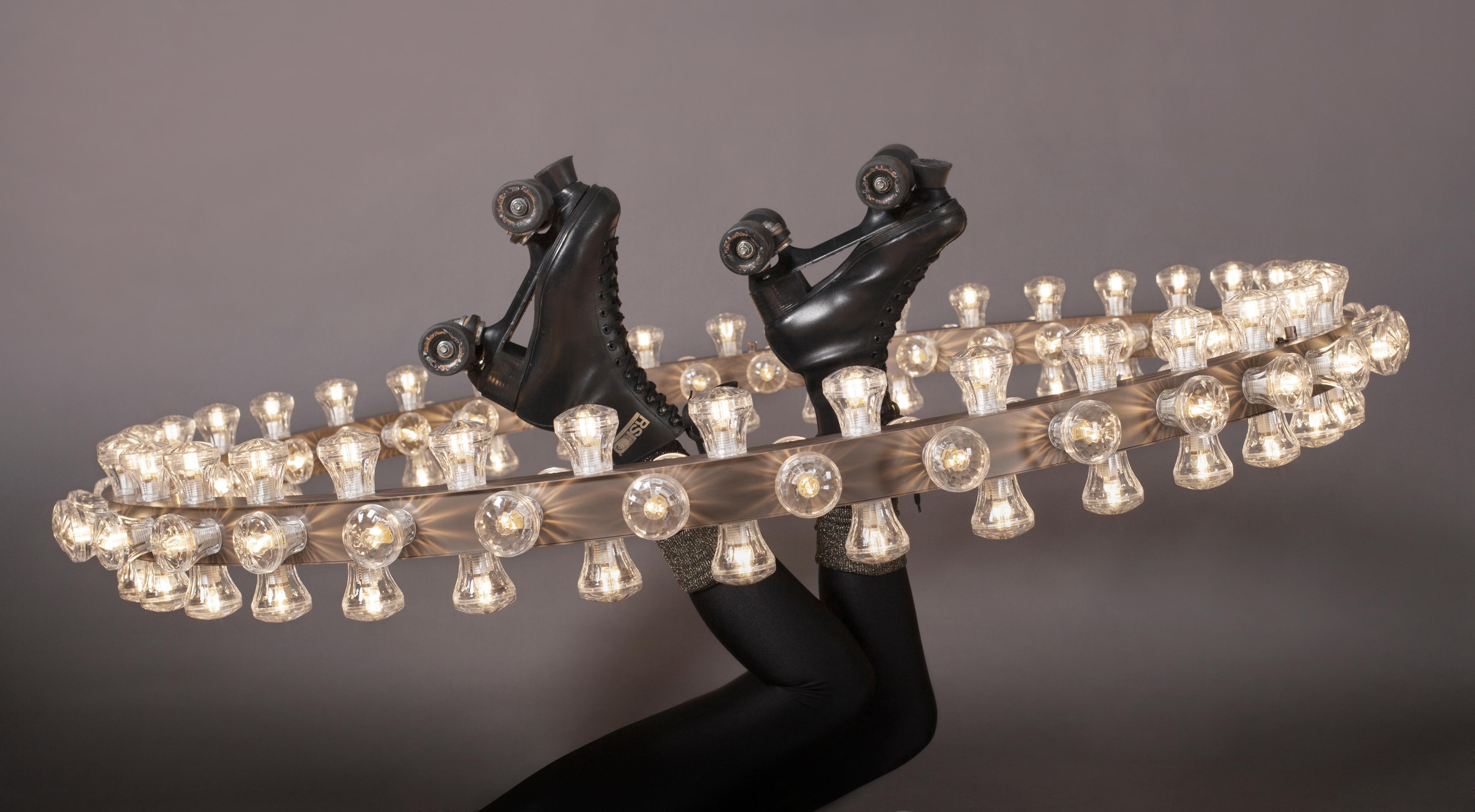 Olandese Lampada a sospensione contemporanea Lunar Medium Round Champagne Aluminum di JSPR in vendita