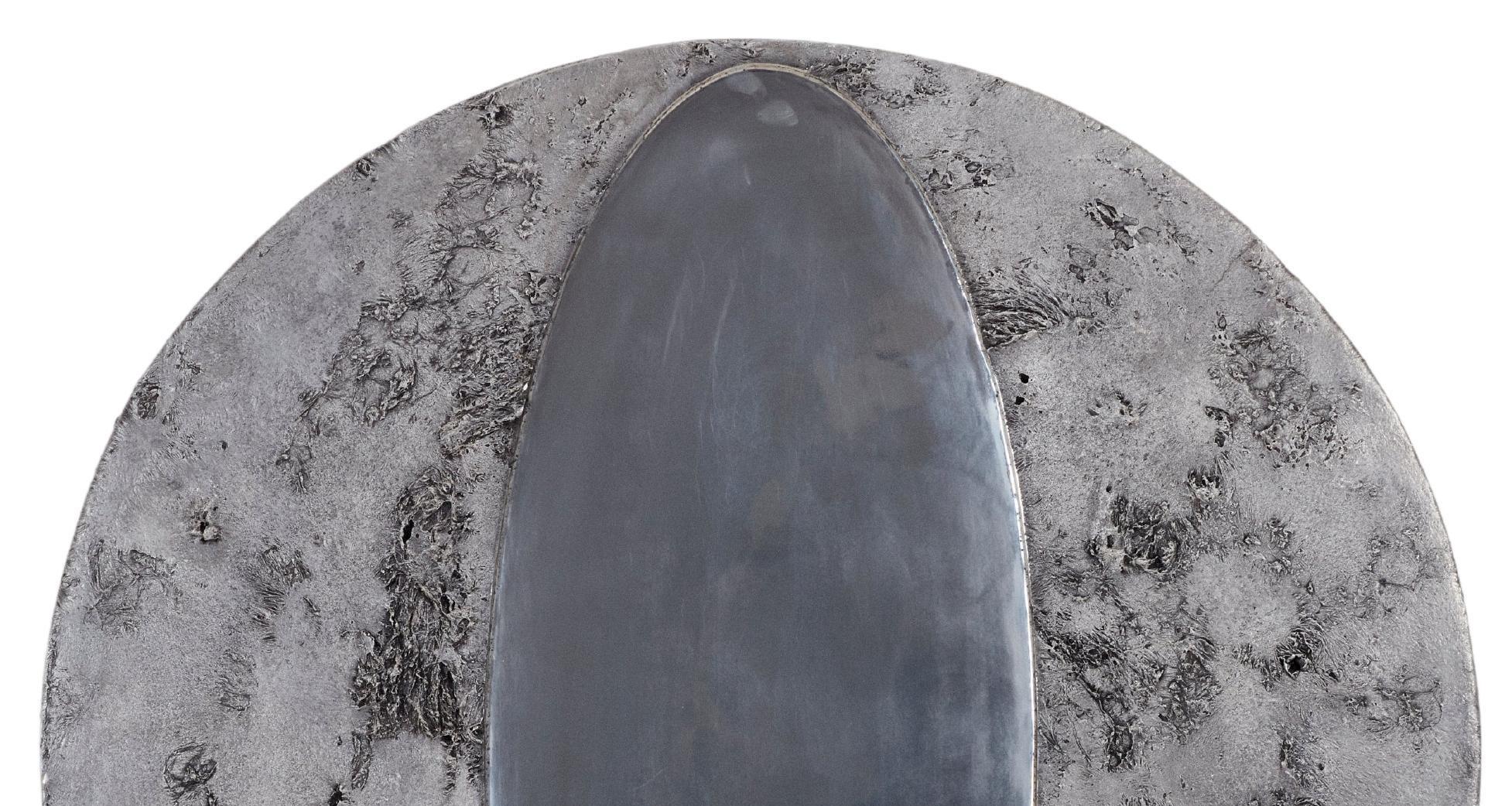 Sudafricano Lunar Portal Specchio scultoreo da parete in alluminio di Jesse Ede in vendita