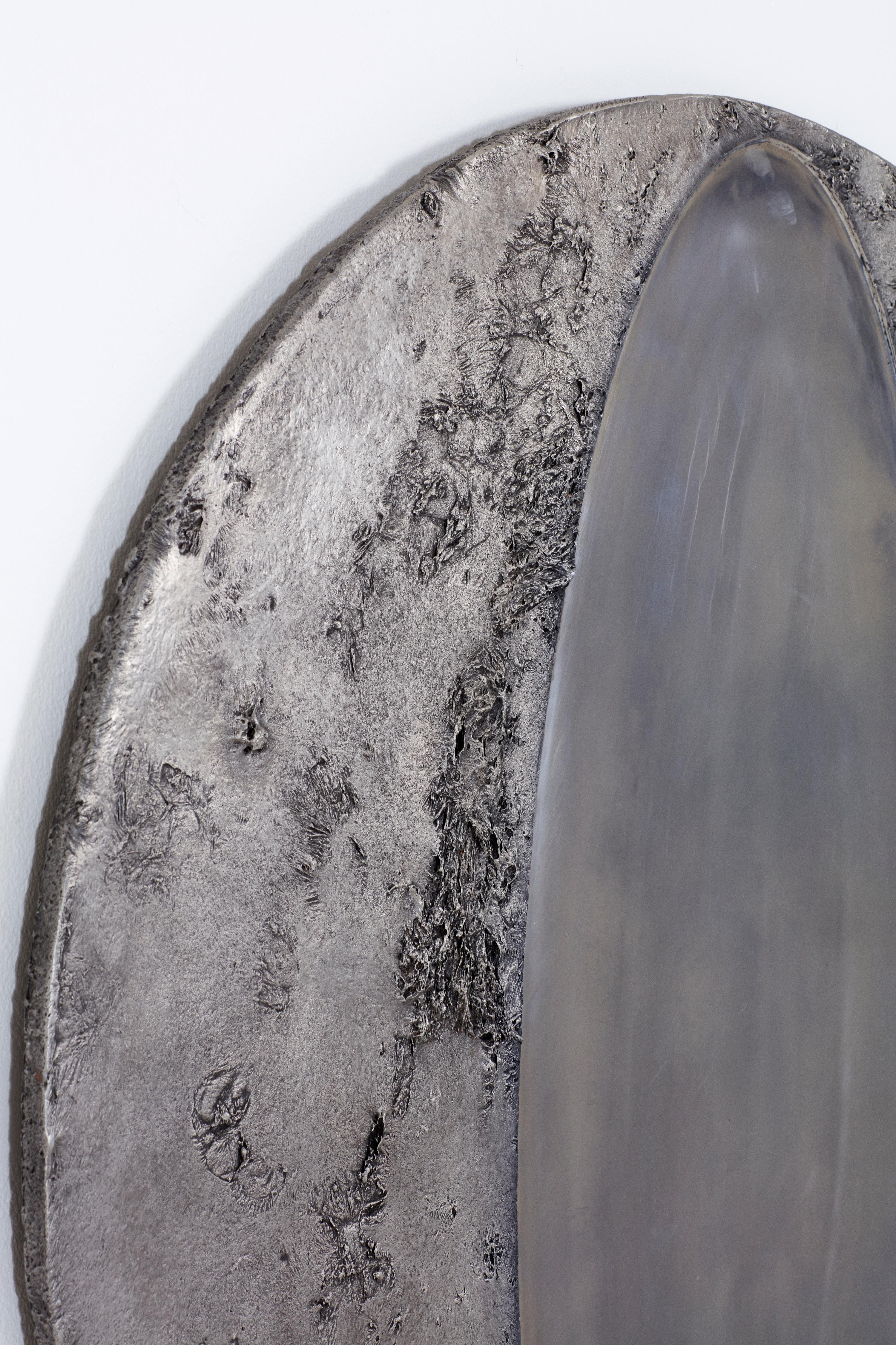 XXI secolo e contemporaneo Lunar Portal Specchio scultoreo da parete in alluminio di Jesse Ede in vendita