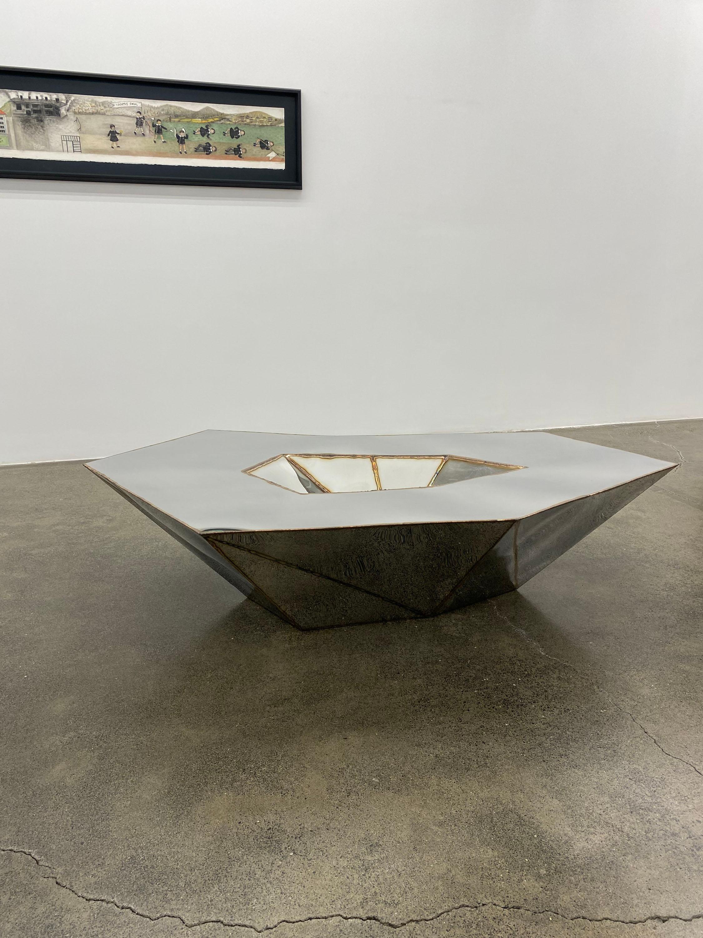 Mesa Lunar de acero inoxidable soldado pulido espejo de Julian Mayor Británico en venta