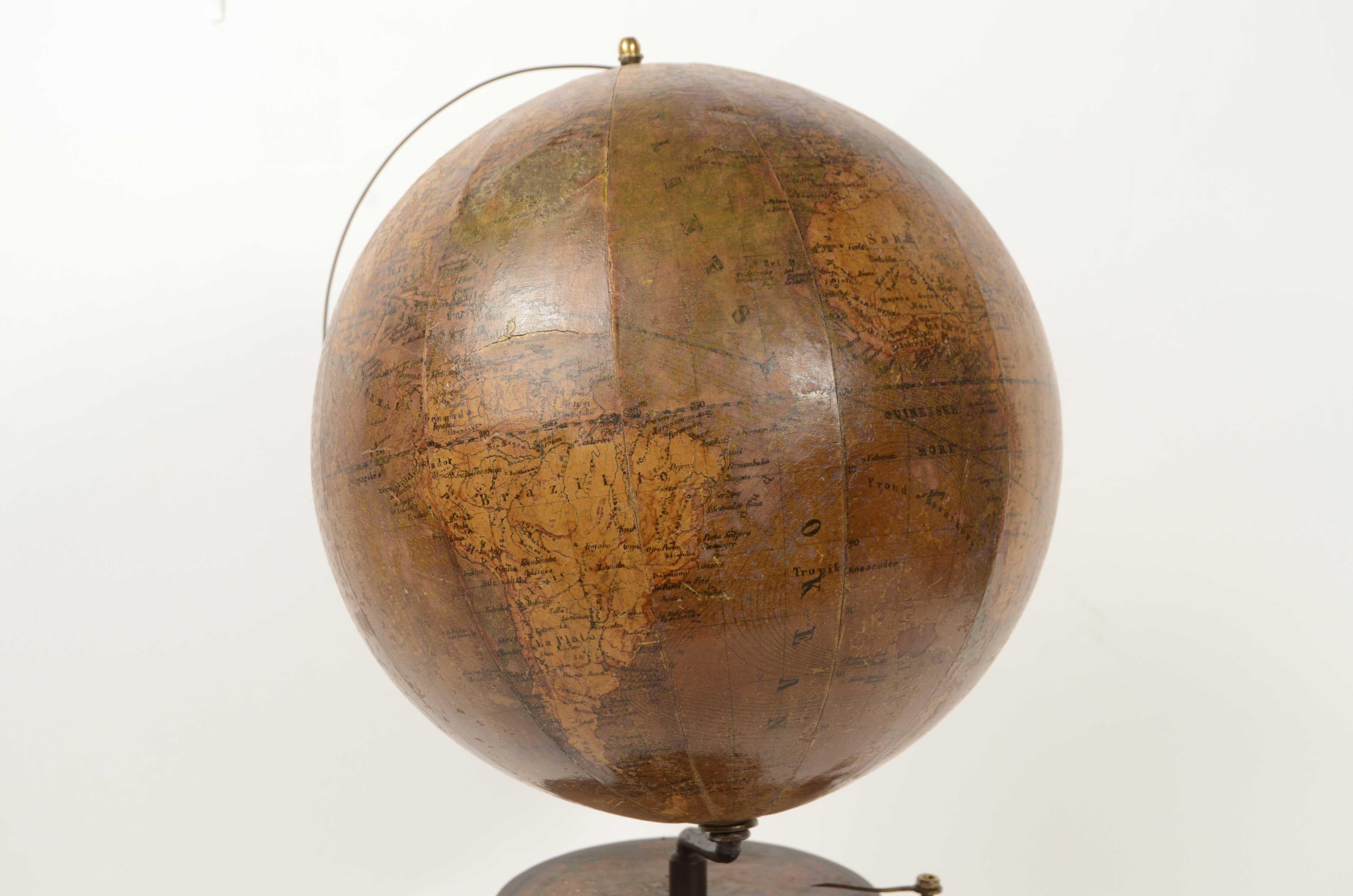 Handcrafted mechanical lunarium with cast iron base, second half of the 19th cent For Sale 1
